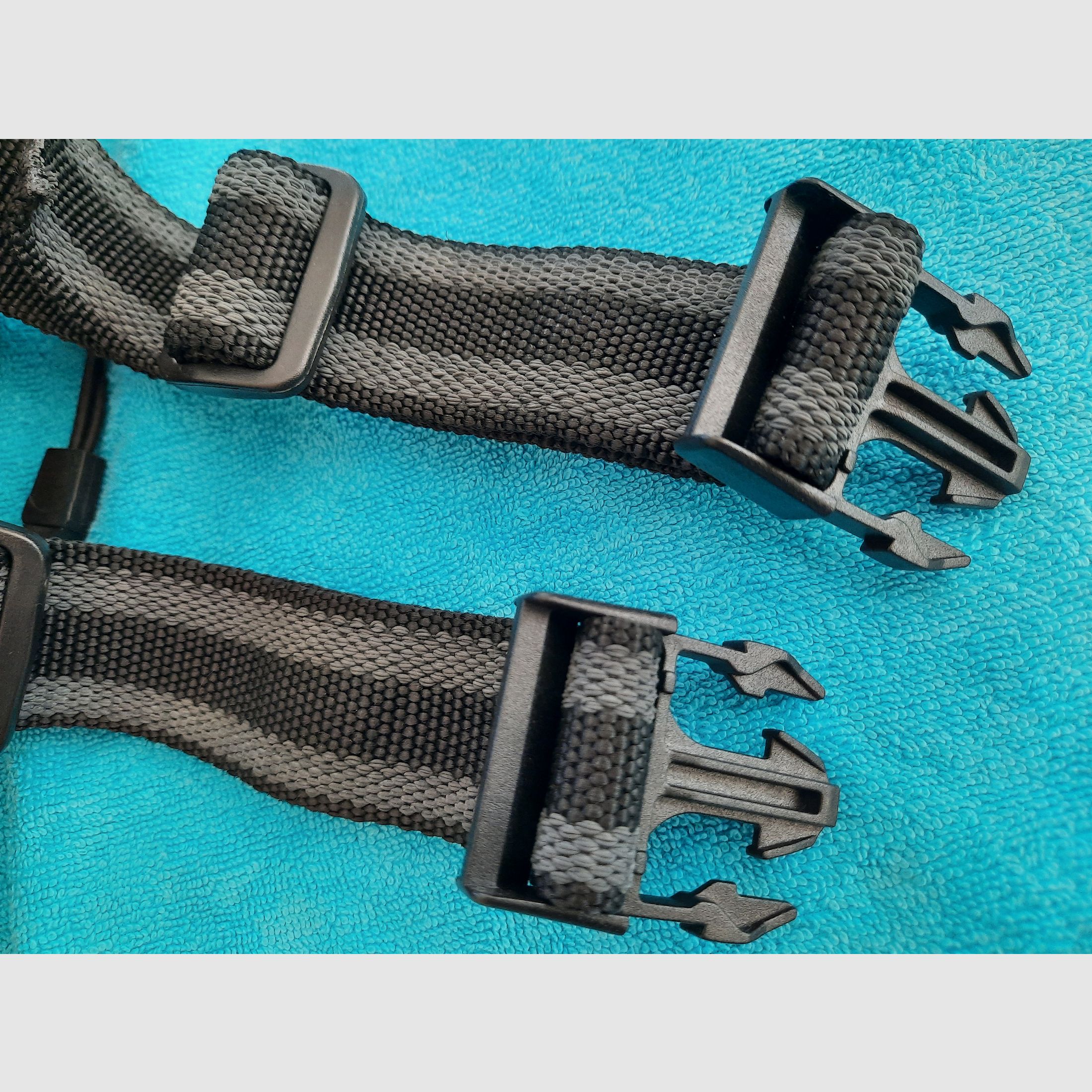 Tactical thigh holster