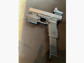 Glock 21 Gen 4 / Leica Red Point Visier/ Glock Lampe
