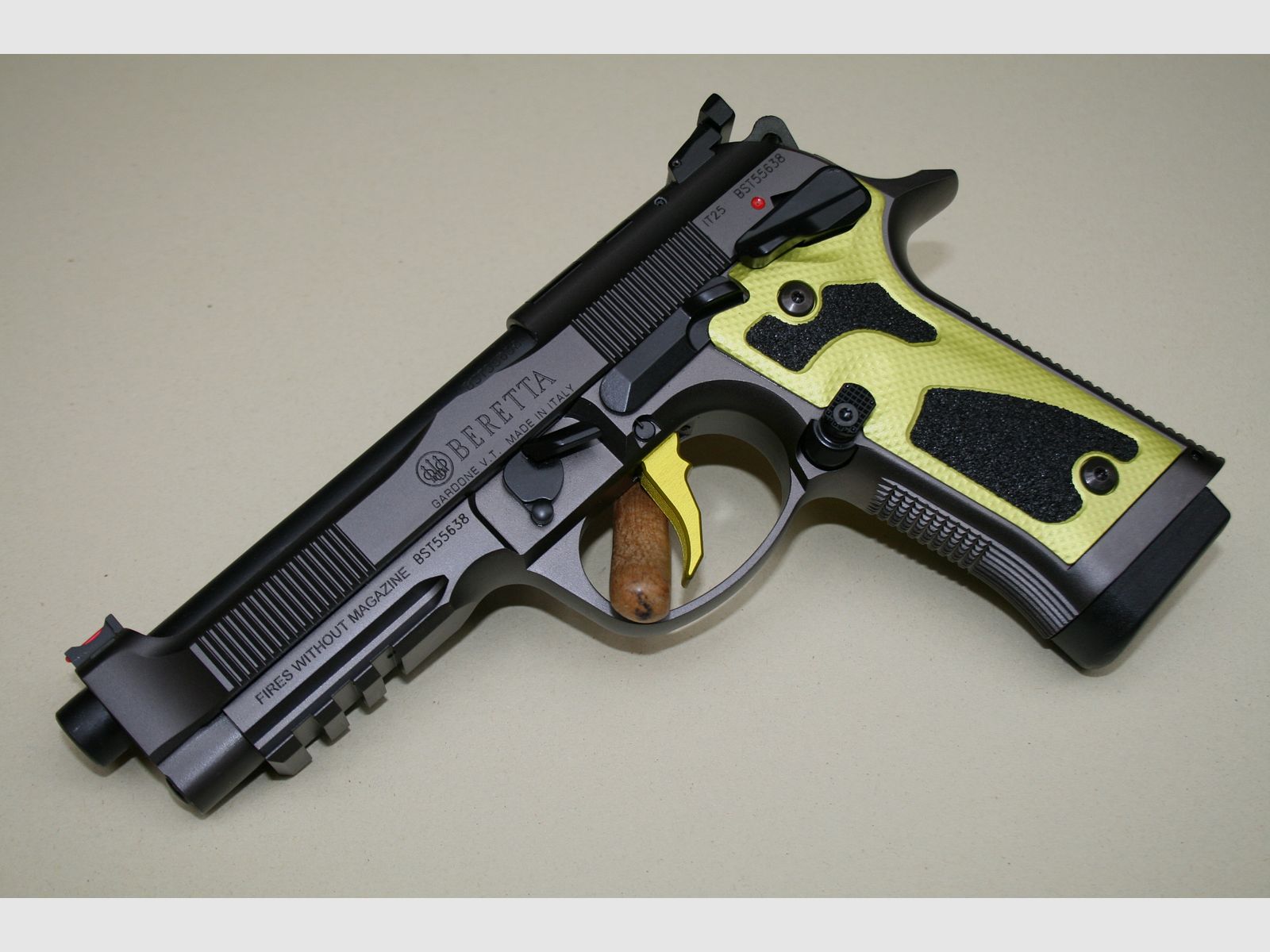 Pistolet Beretta 92 X Performance Optic Ready cal 9×19 Special Make Jaune, image 2 sur 8