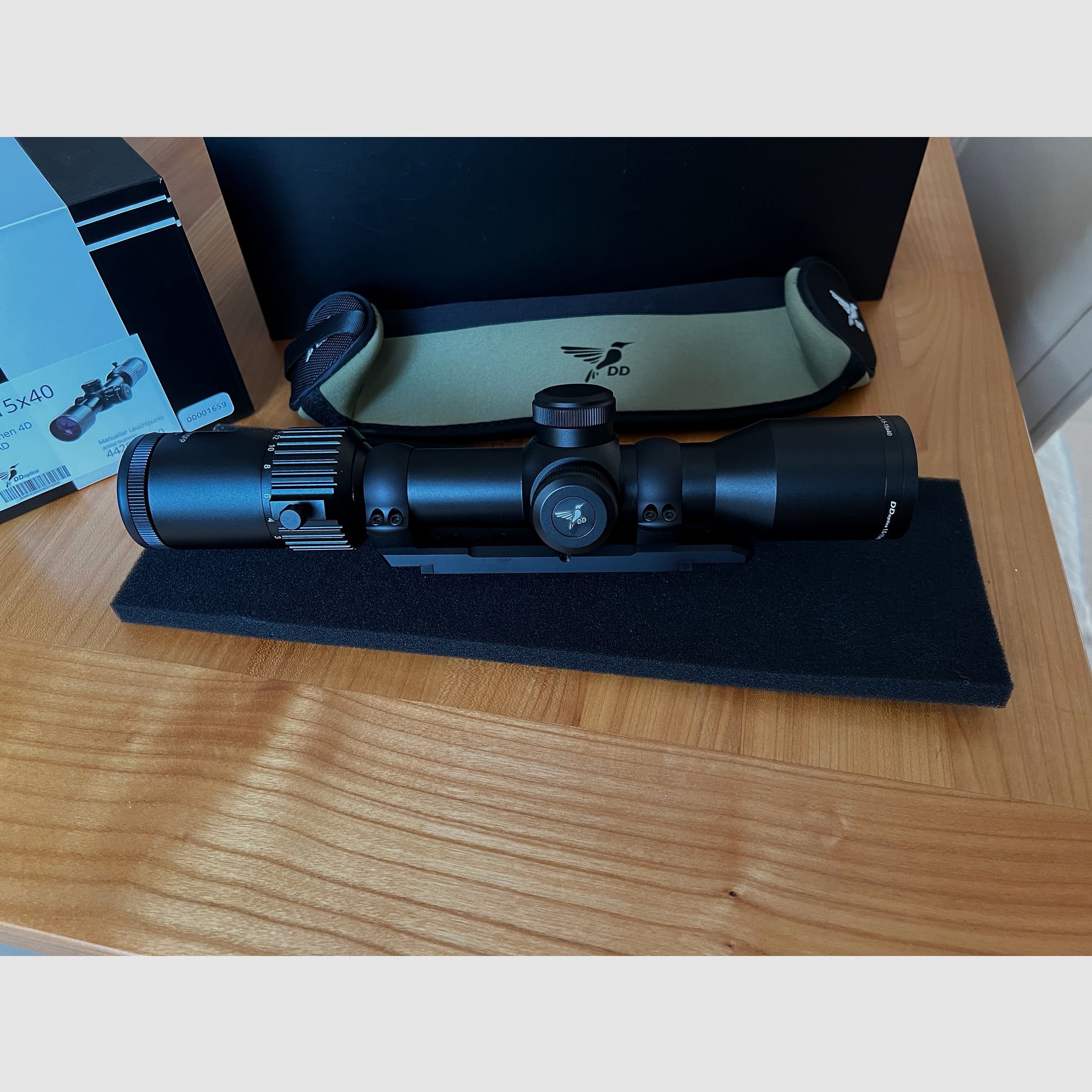 DDoptics V10  1,5-15x40  na montażu Dentler