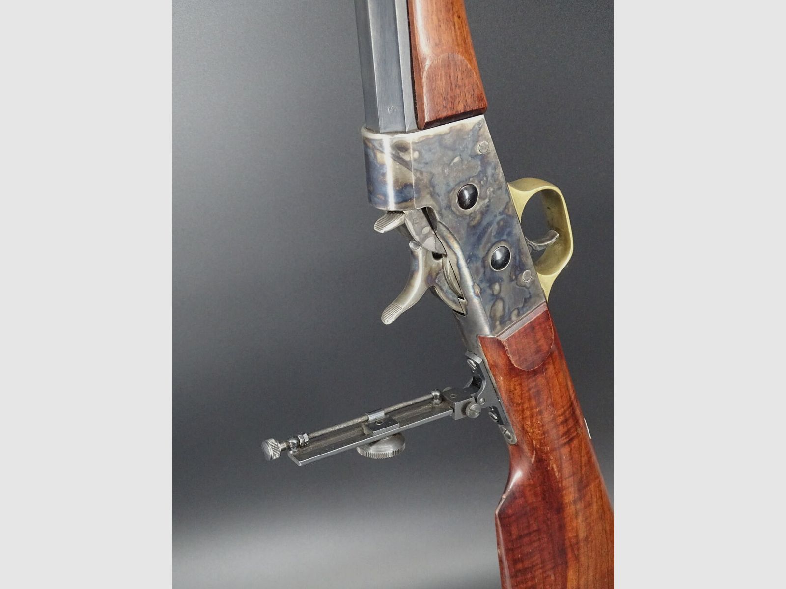 Pedersoli Rolling Block cañón octogonal de 28 mm calibre .45-70 Rolling Block con diopter