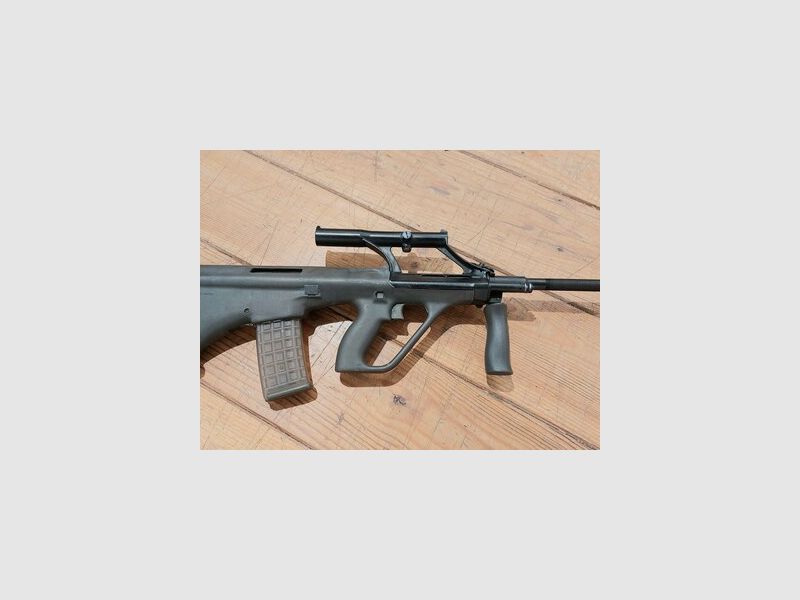 Unbrauchbar gemachtes Steyr Aug A1, Bild 9 von 9