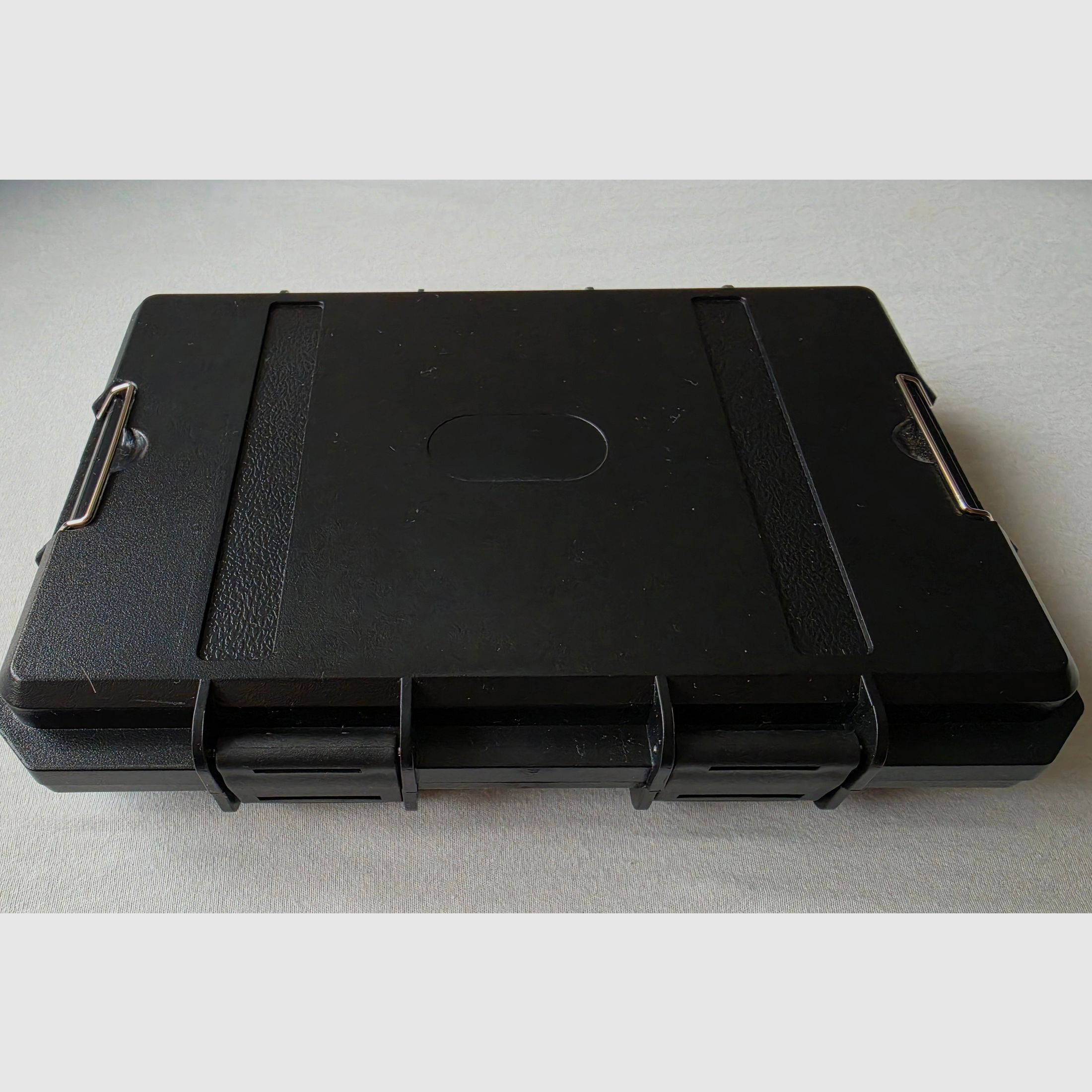 Armas en miniatura como MP40, MG42, etc. incluido maletín.