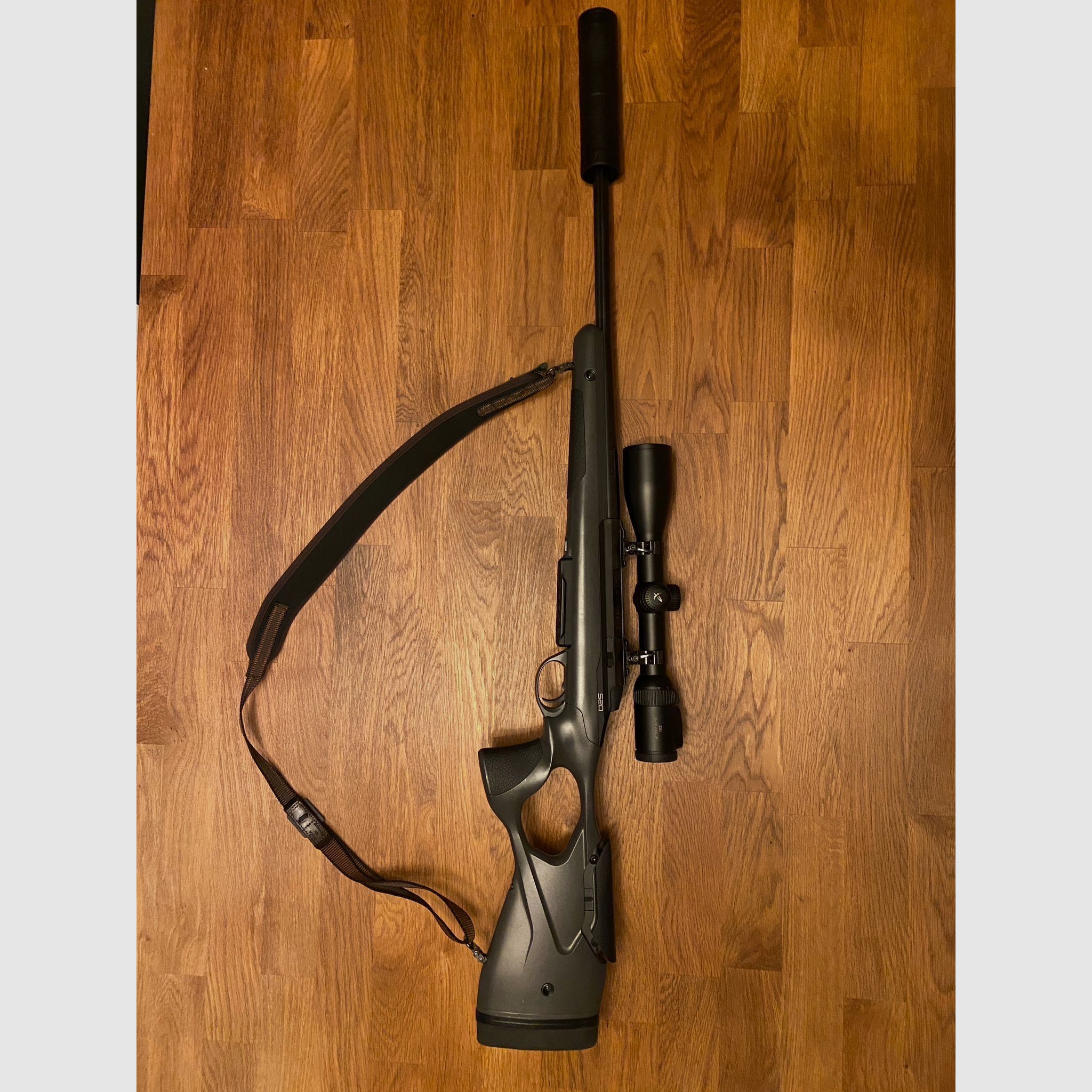 Sako S20 en calibre .308 con Swarovski Z8i 2-16x50 y silenciador