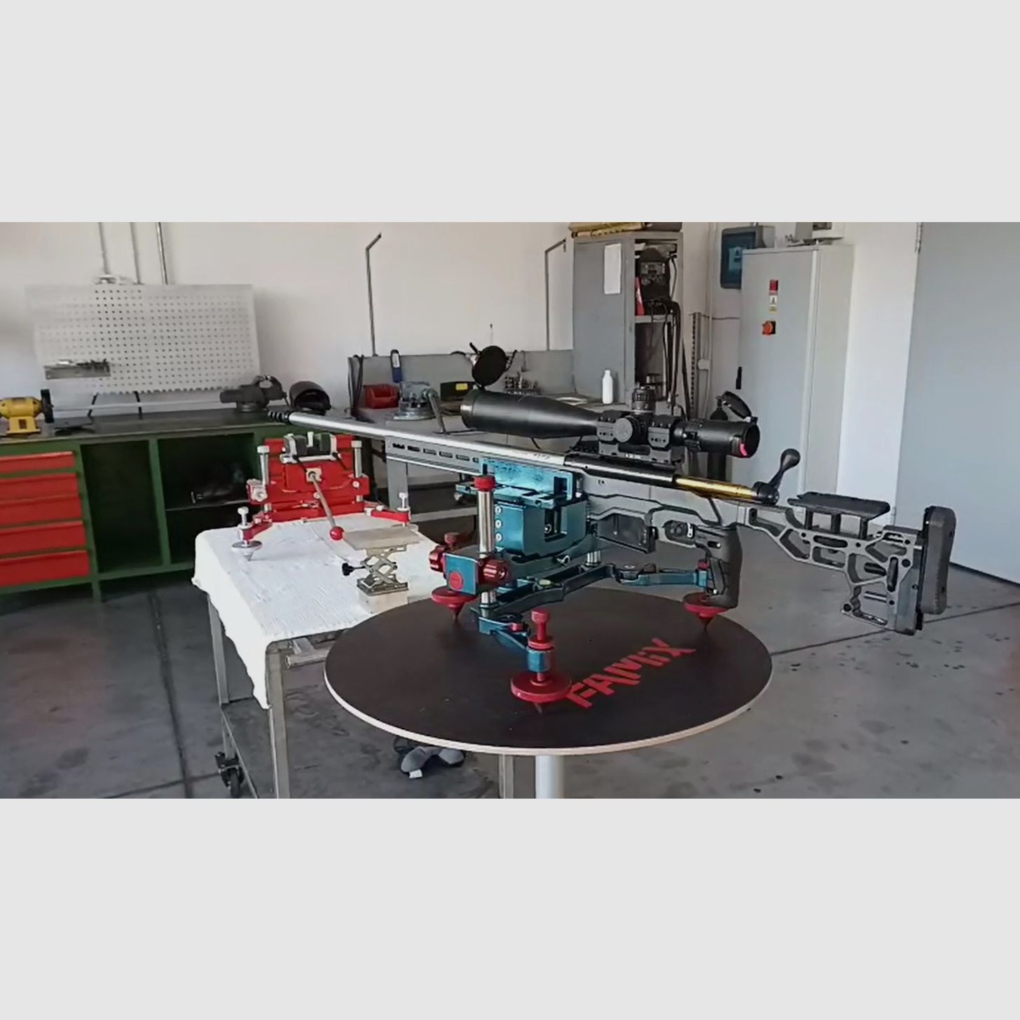 REST TRIPOD die neuesten Modelle FAMIX KJ 3 / FAMIX KJ 4 STAND FÜR GEWEHRE STATIV