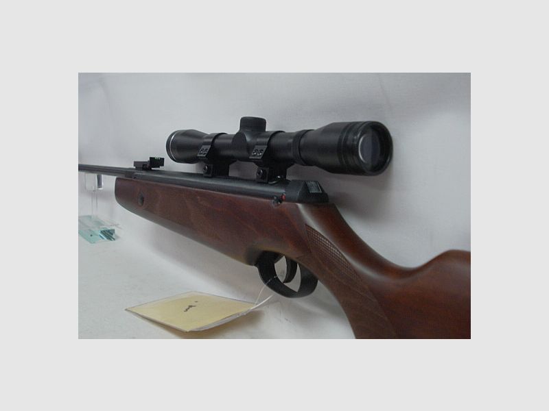 Hunter Force 600 Kal.4,50 mm - inkl. 4x32 ZF