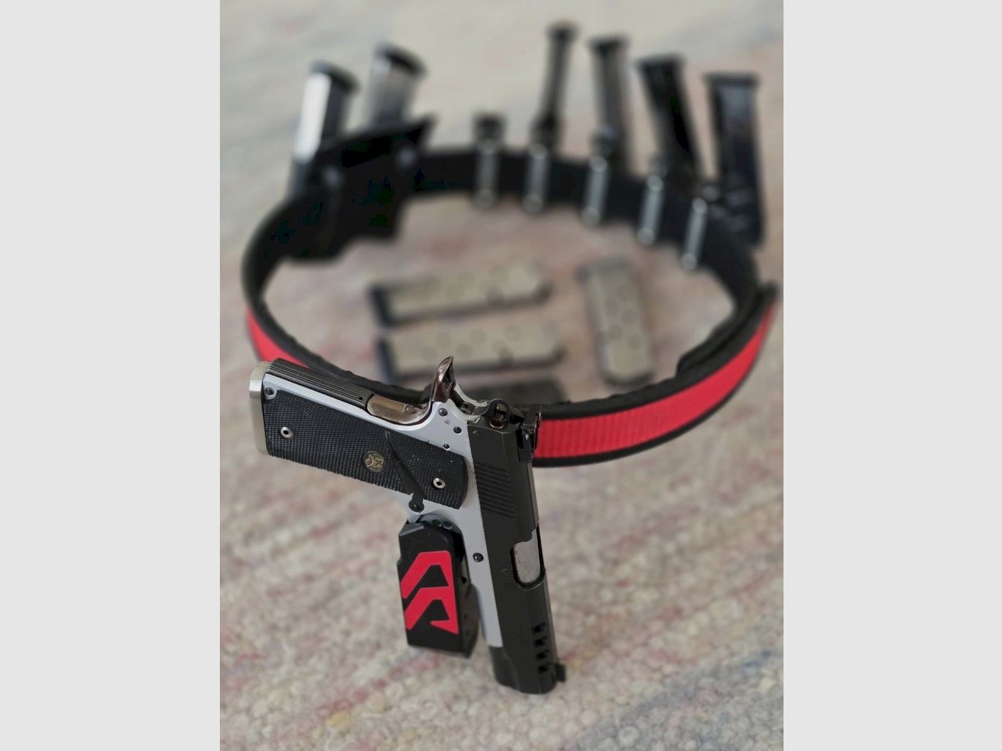 1911 Combat .45 ACP Afrique du Sud RSA ! Tuné. Inclus. Accessoires professionnels IPSC !