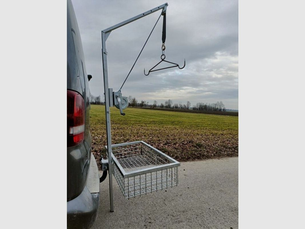 Gehetec Mobile Aufbrechhilfe mit Seilwinde und Wildgalgen für Heckträgermontage