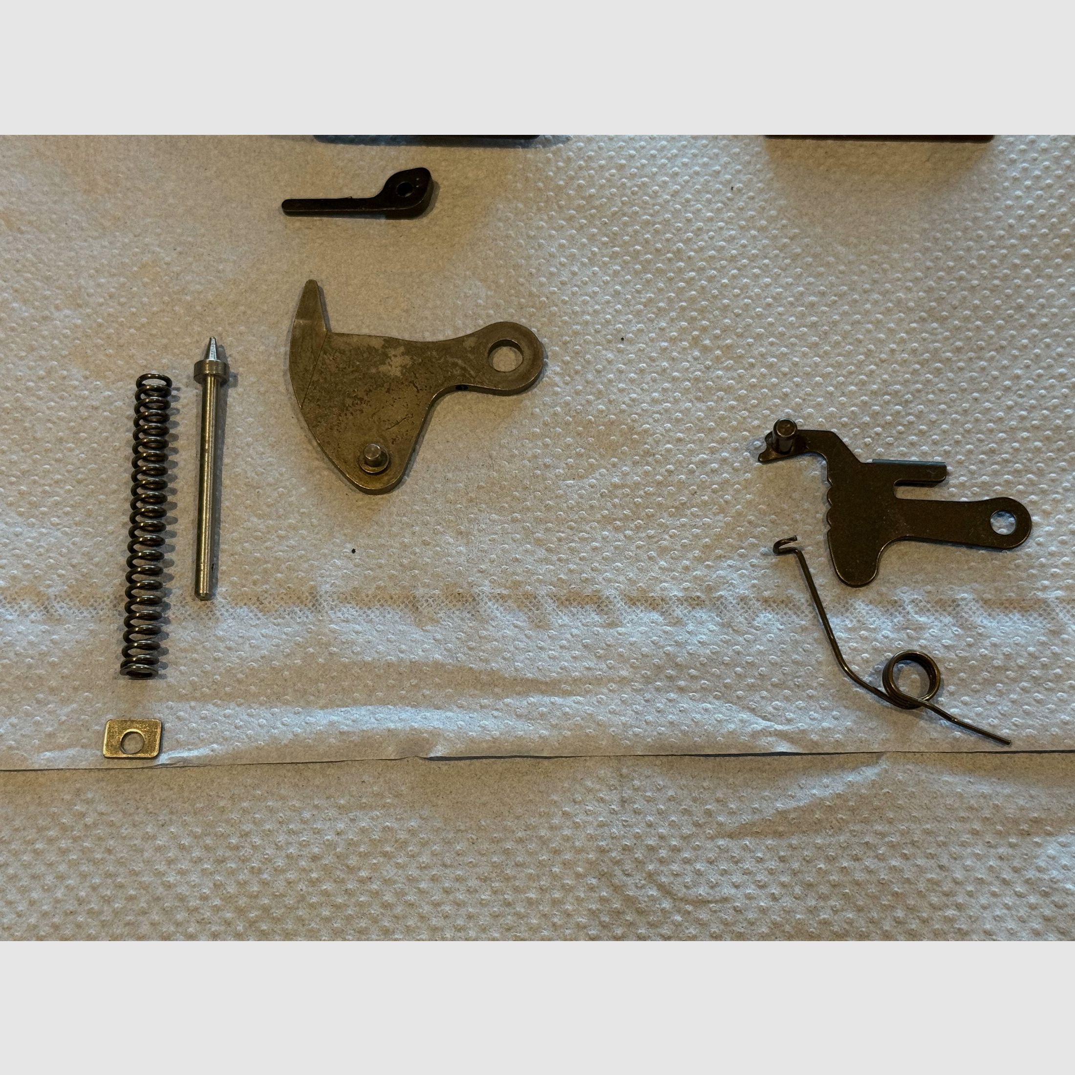 Röhm RG300 – Kompakte Schreckschusspistole im Kaliber 6mm Flobert (PTB 327)