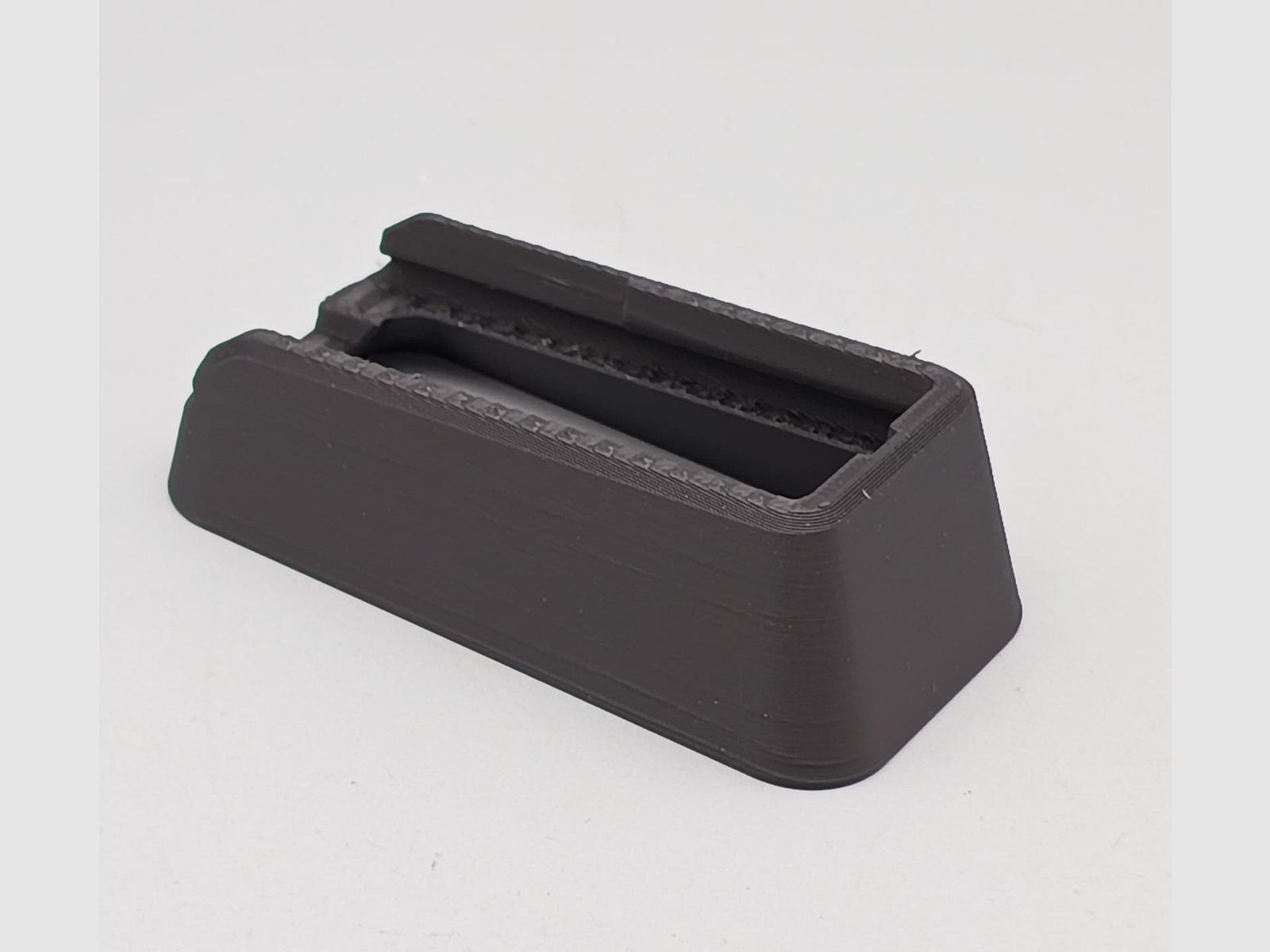 AR-15 magazine funnel / magwell