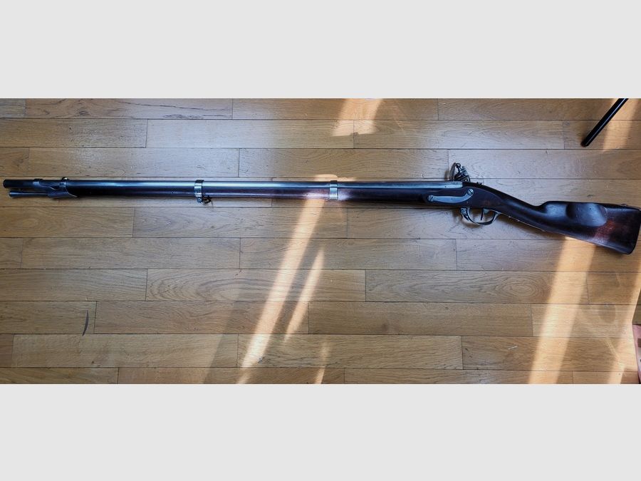 Magnifique fusil à silex modèle 1816 – Arme de Voltigeur – Saint-Étienne mai 1821 Beaux poinçons homogènes – Bois magnifiques Arme Rare, image 21 sur 30