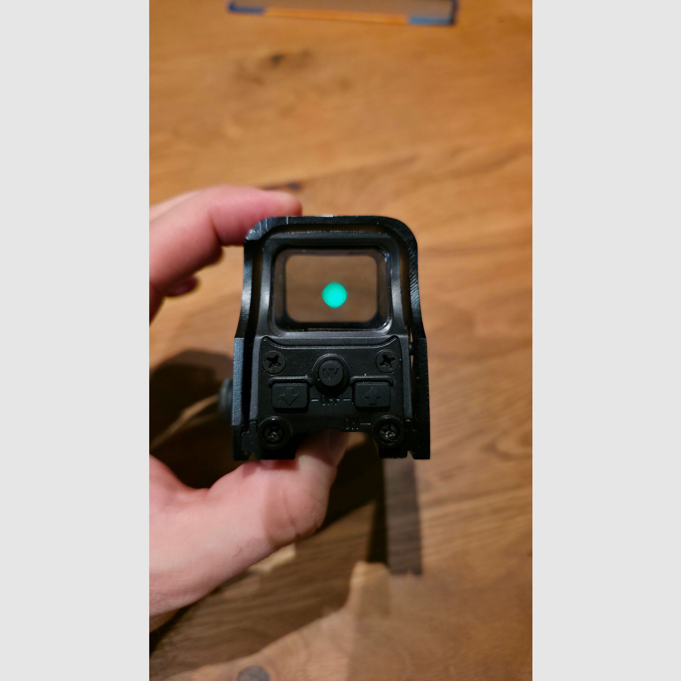 Holographic sight for airsoft