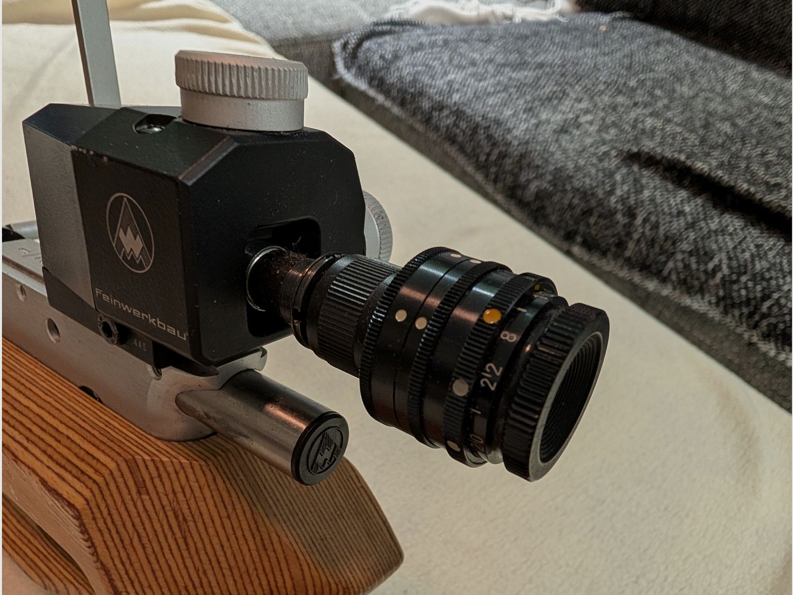 Feinwerkbau 700 con calcio in legno