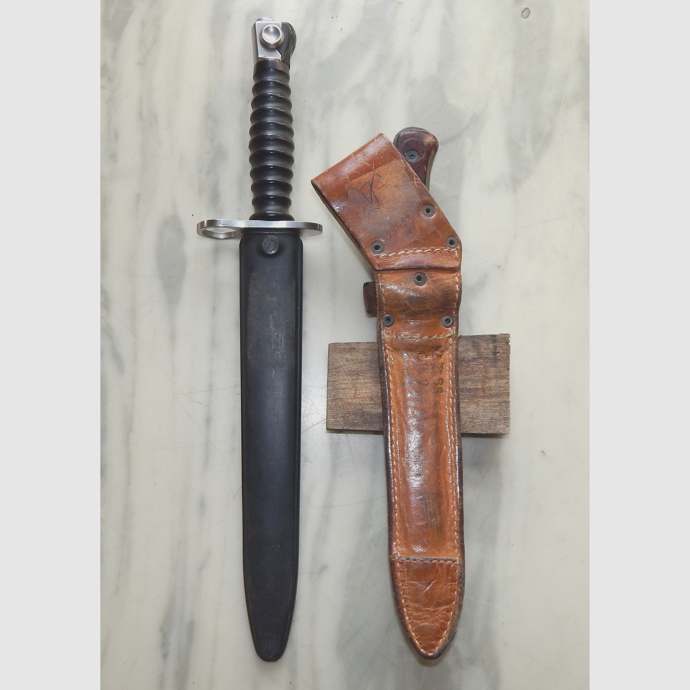 2 bayonets
