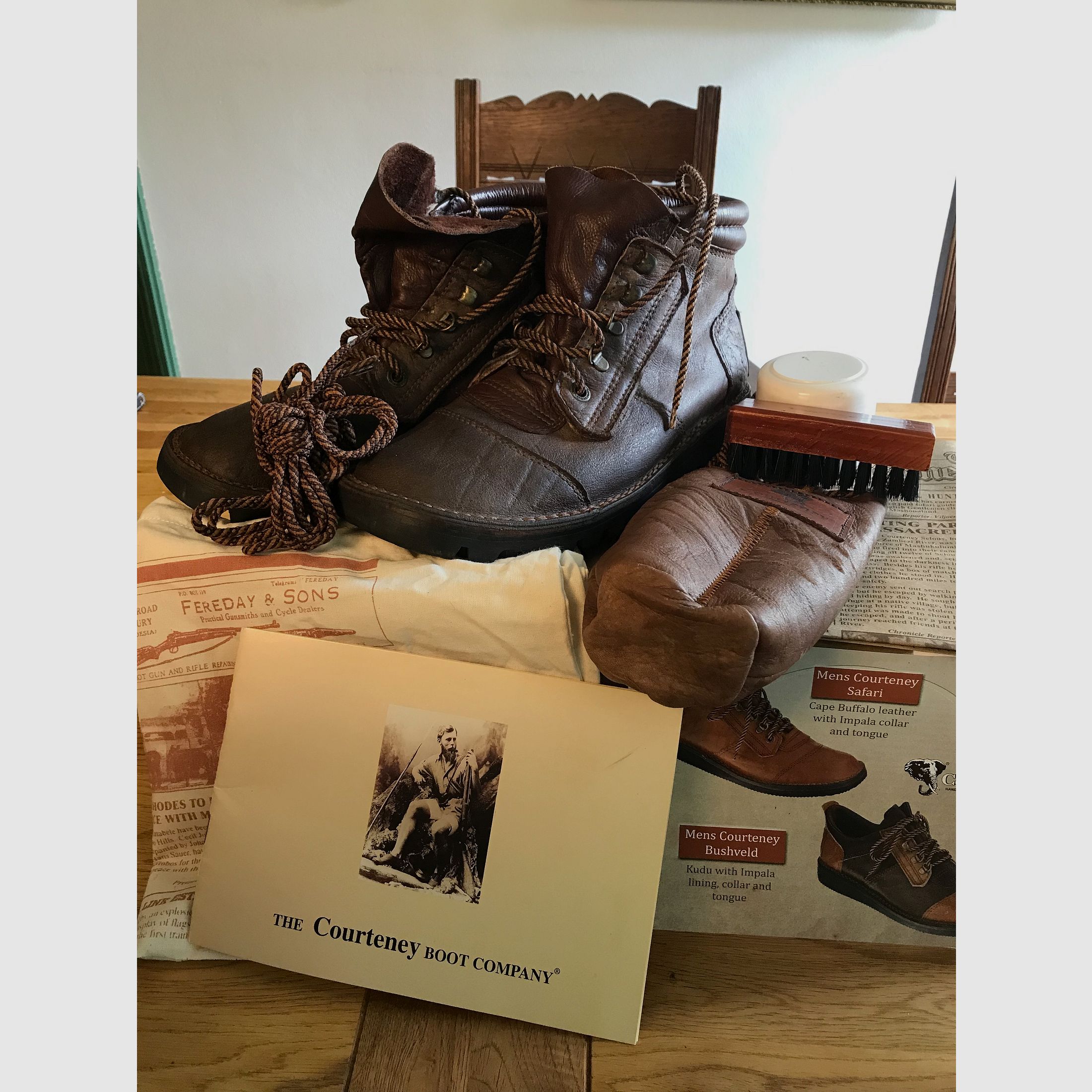Men’s Courtney Safari Hunter Size 10