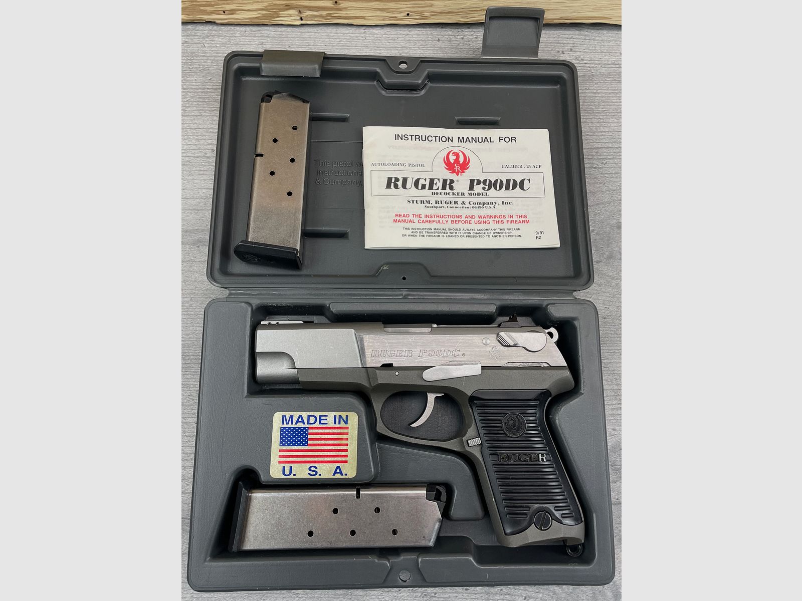 Ruger P90 DC Kal.: .45 ACP halbautomatische Pistole