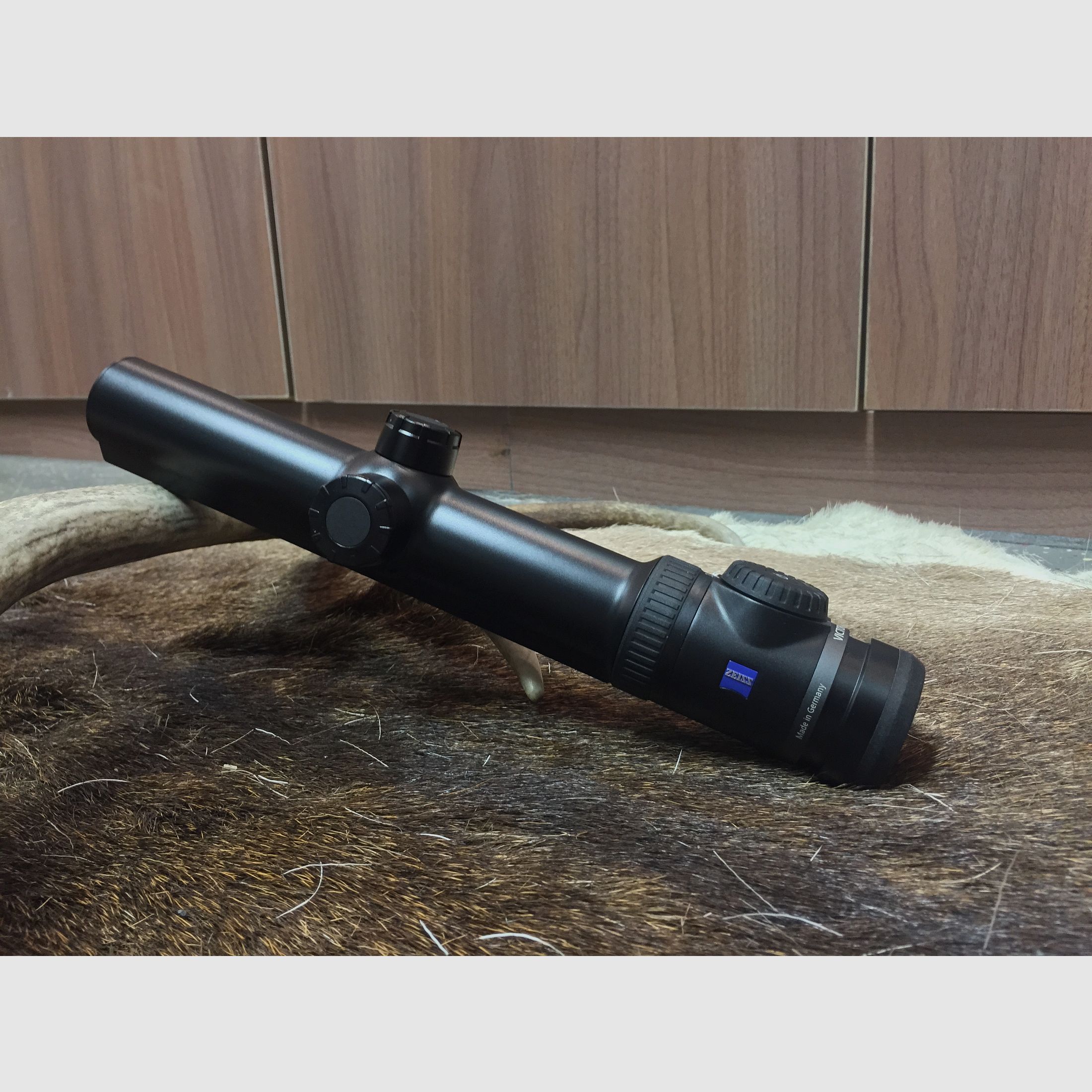 Zeiss Victory V8 1.1-8x24 M, with rail