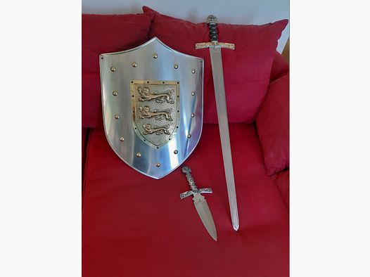 3 Teiliges SET für Liebhaber und  Sammler von KÖNIG RICHART LÖWENHERZ , das SCHWERT, der DOLCH + das  SCHILDWAPPEN