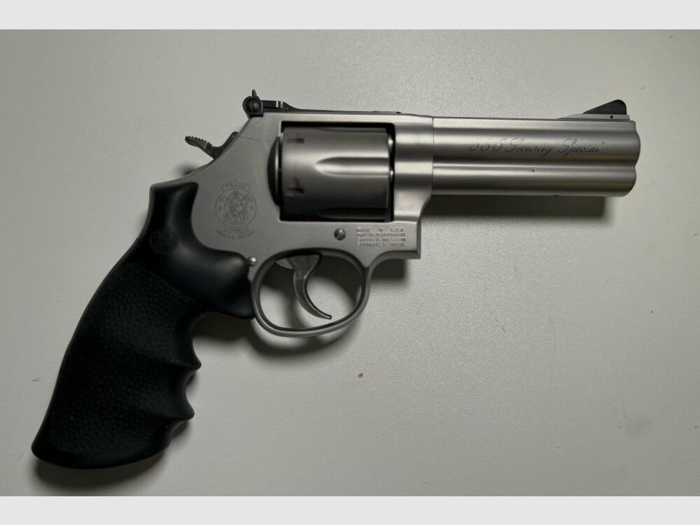 Smith & Wesson S&W Rev. M686 ".357 Security Special, 4", RB, ***	 .357Mag