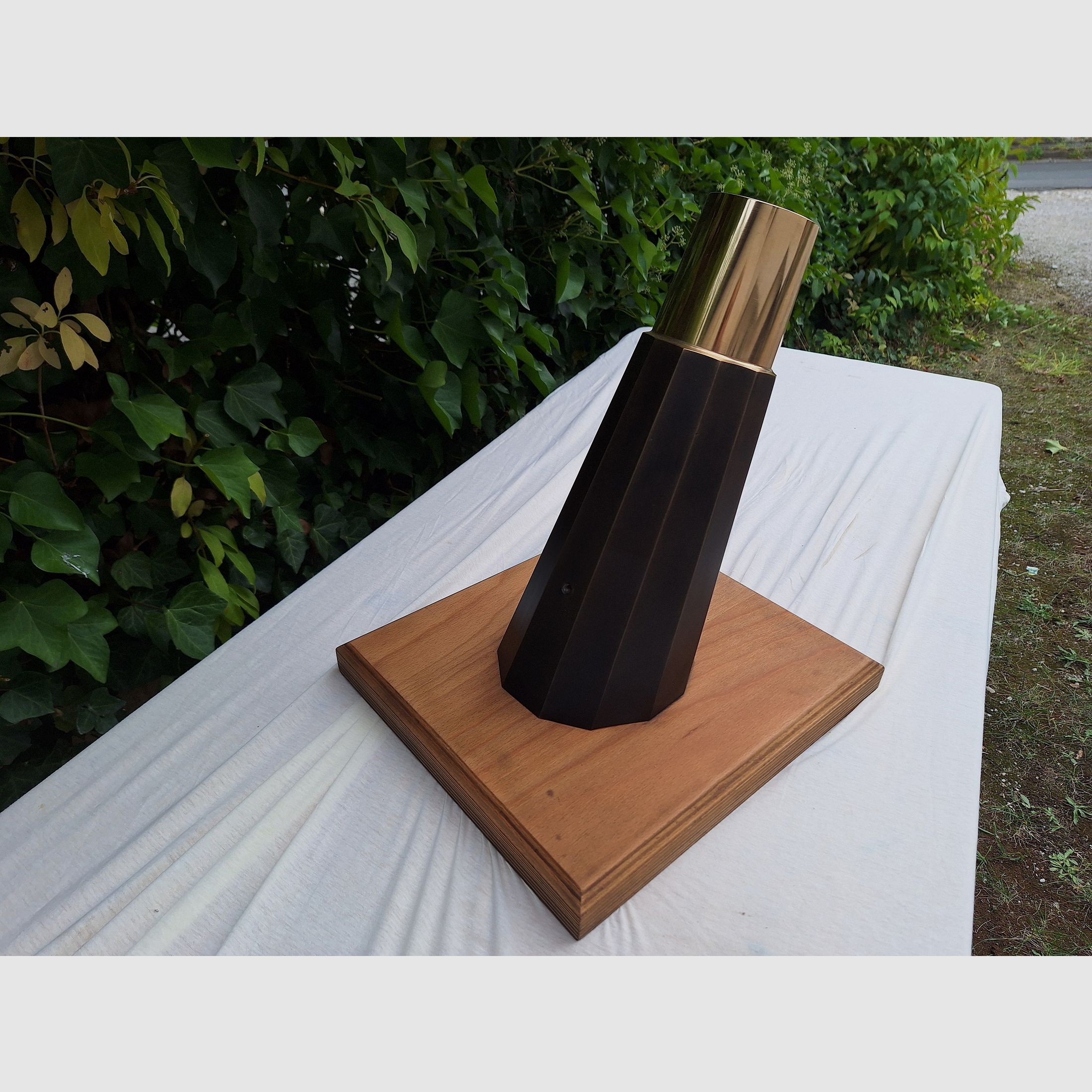 Fixed bronze mortar