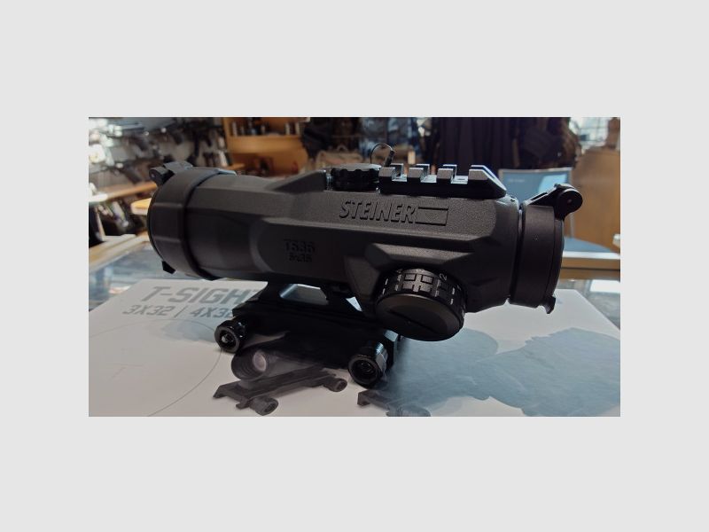 1. HAND - STEINER TSIGHT T5x36 - 556 - REDDOT MIT 5-FACH-VERGRÖSSRUNG