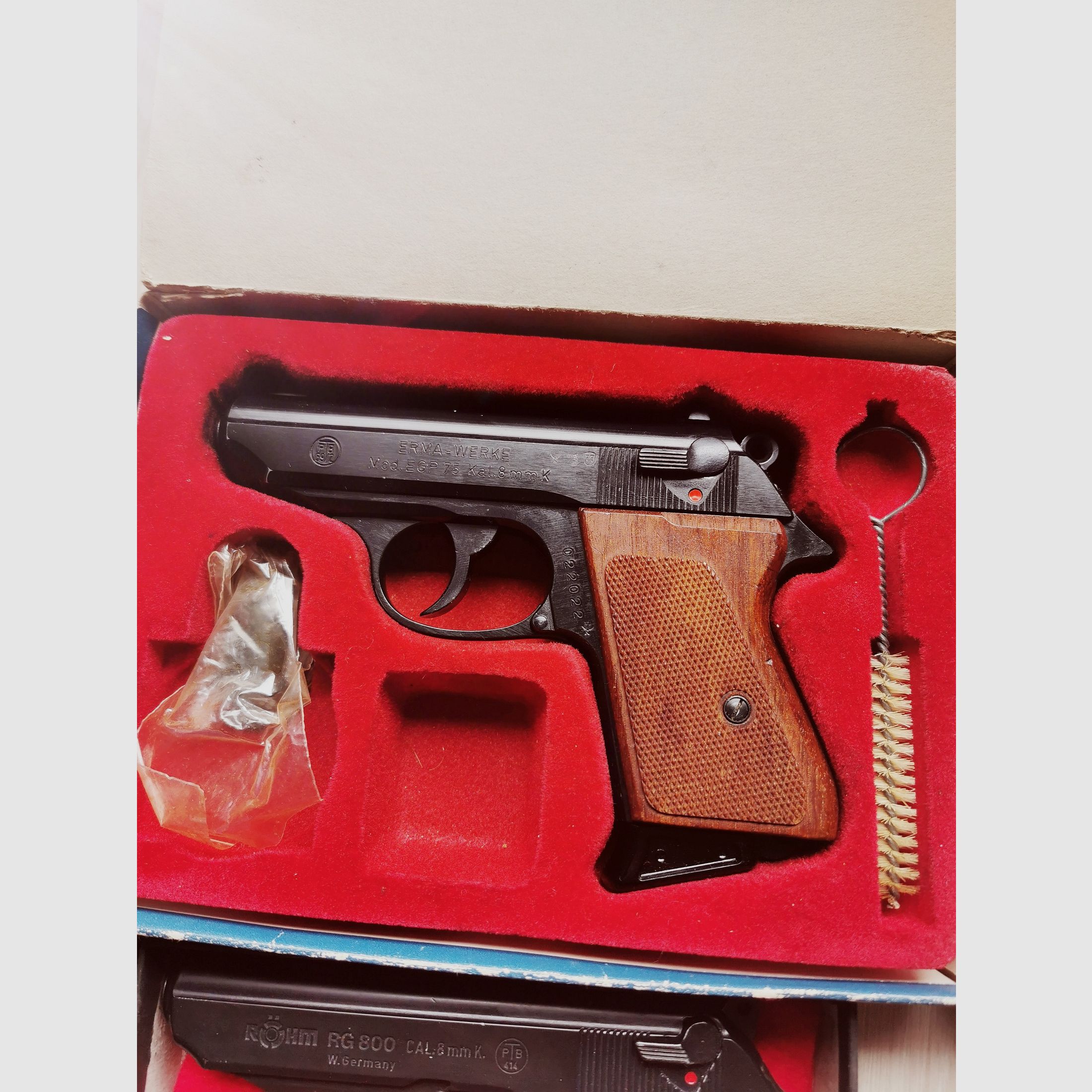 Erma EGP 75 Zustand Top wahrscheinlich nur staatlicher Beschuss mit PtB Sammler Waffen !