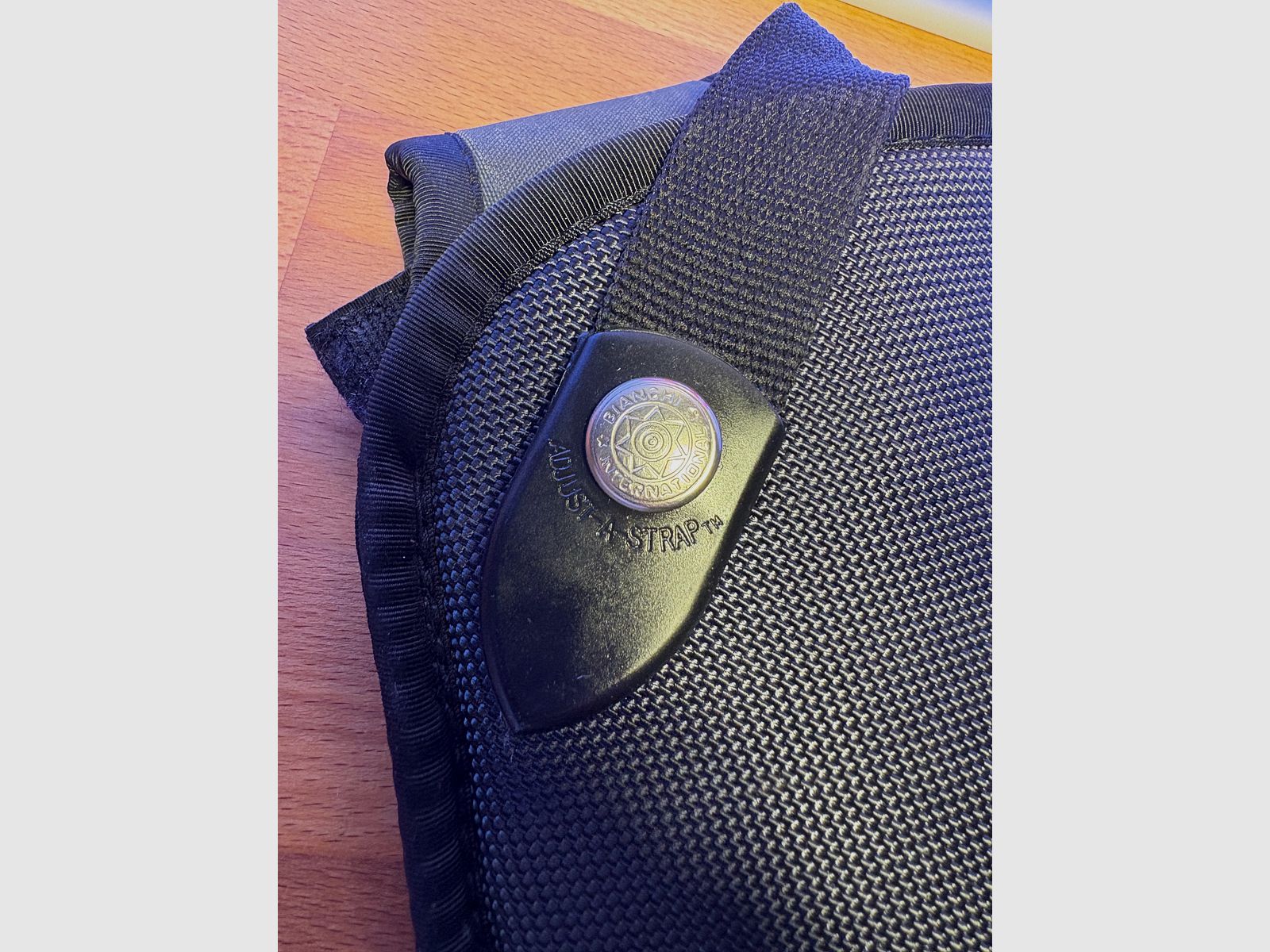 Holster von Bianchi für 4" Revolver verschiedener Hersteller