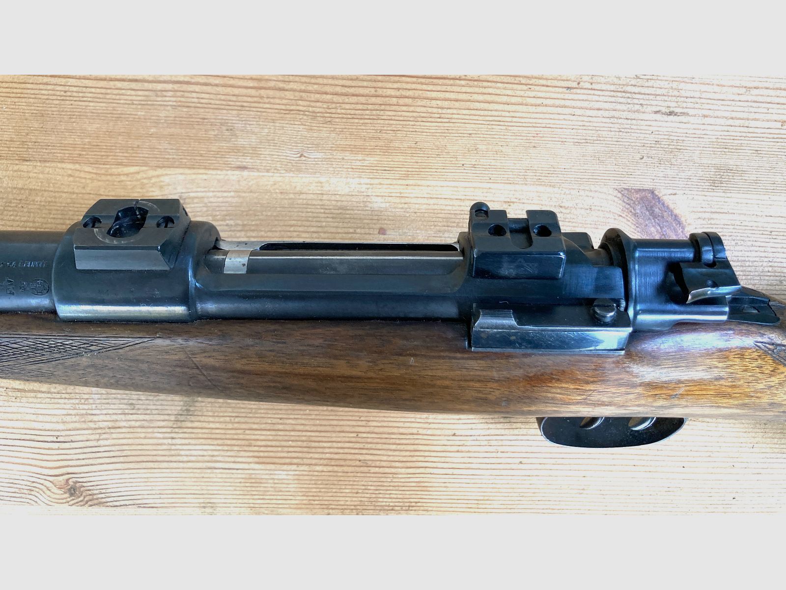 Repetierbüchse FN, Modell K98, Kaliber 7x64, dt. Stecher, mit Leuchtpunktabsehen 4C Meostar 3-12x56 R1r und hochwertiger EAW-Schwenkmontage