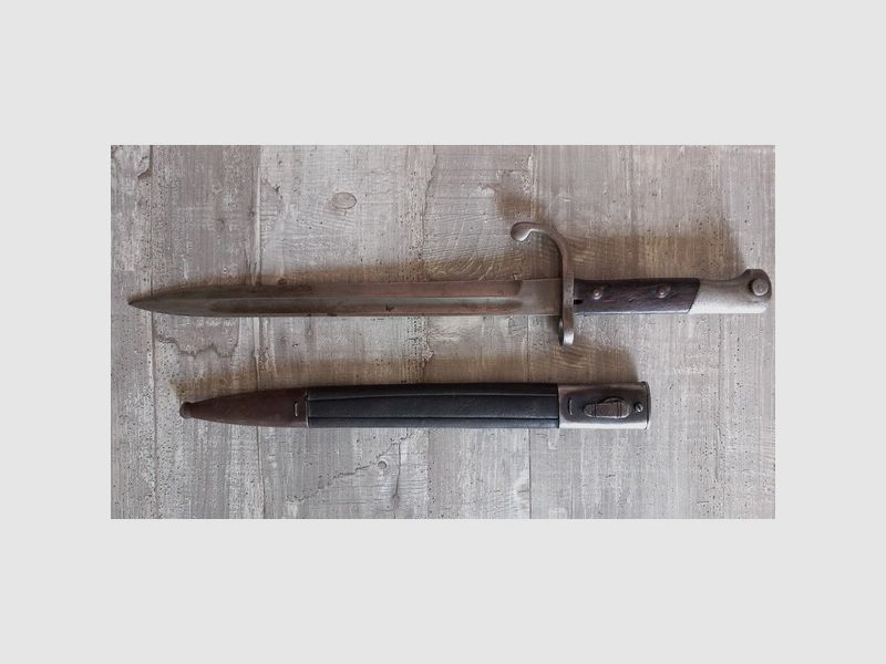 Gewehr-Bajonet aus Wehrmachtzeiten.