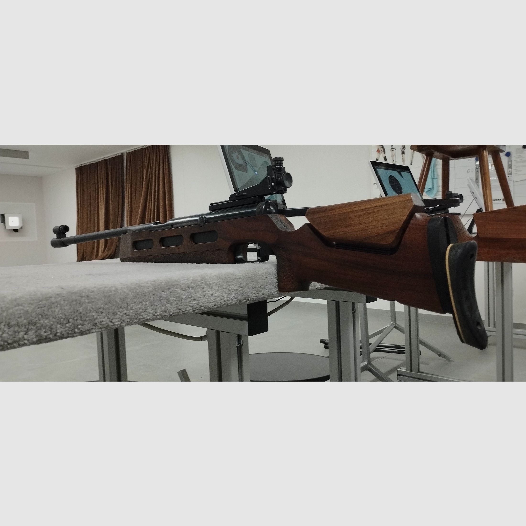 DIANA 75 Match Luftgewehr Cal.4,5mm + verstellbares Ringkorn 