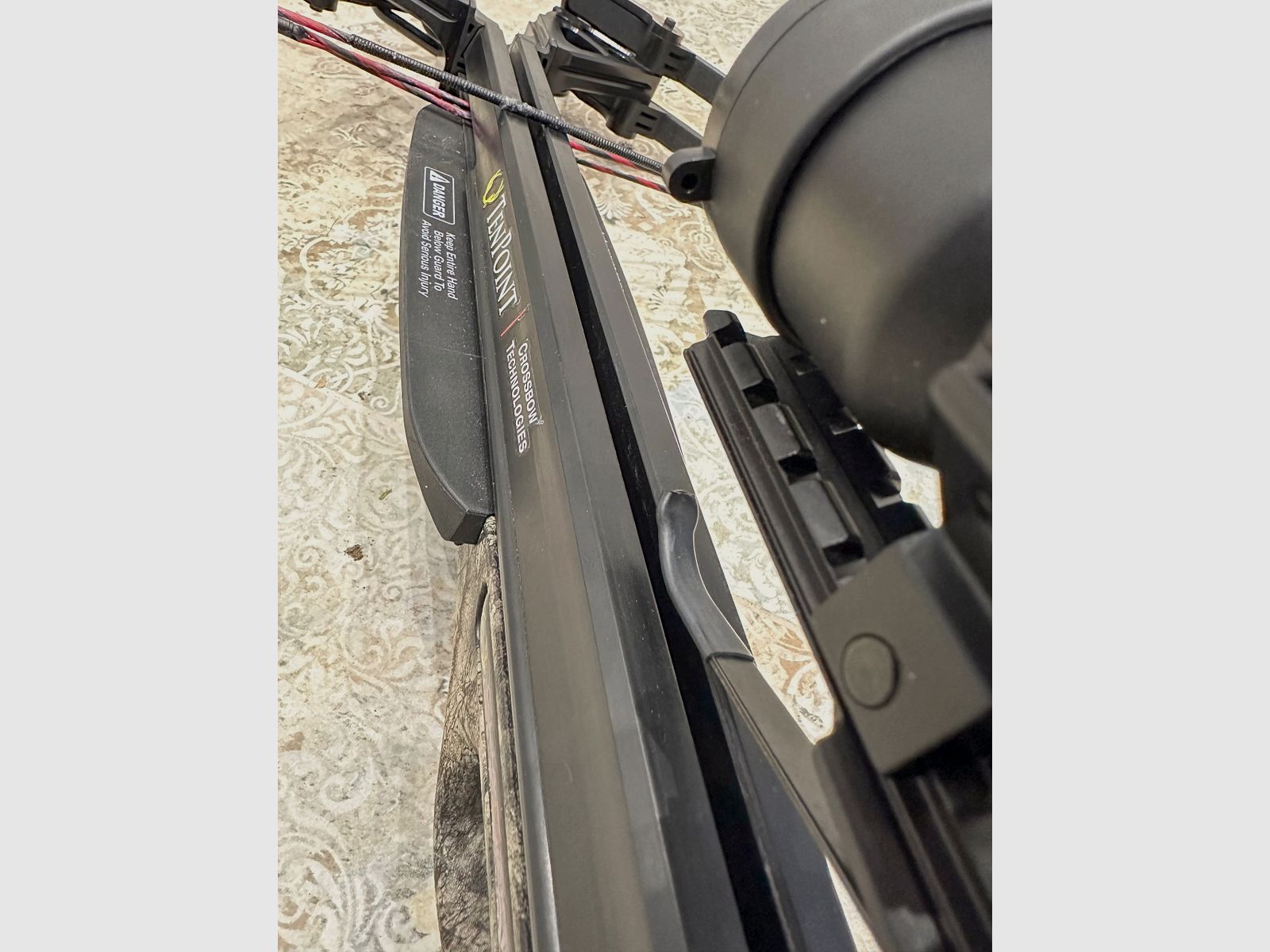 TenPoint Shadow Ultra Lite (350 FPS) inkl. TenPoint Rangemaster Pro 2-6 x 32 - Armbrust