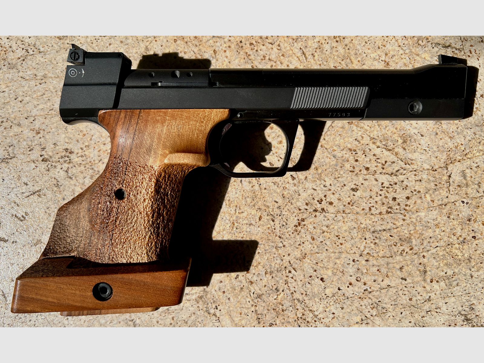 Hämmerli 215 (technisch wie 208S);  Originale Hämmerli Fertigung,  (keine Feinwerkbau AW93, Walther GSP,   o.ä; sondern DAS Original!)