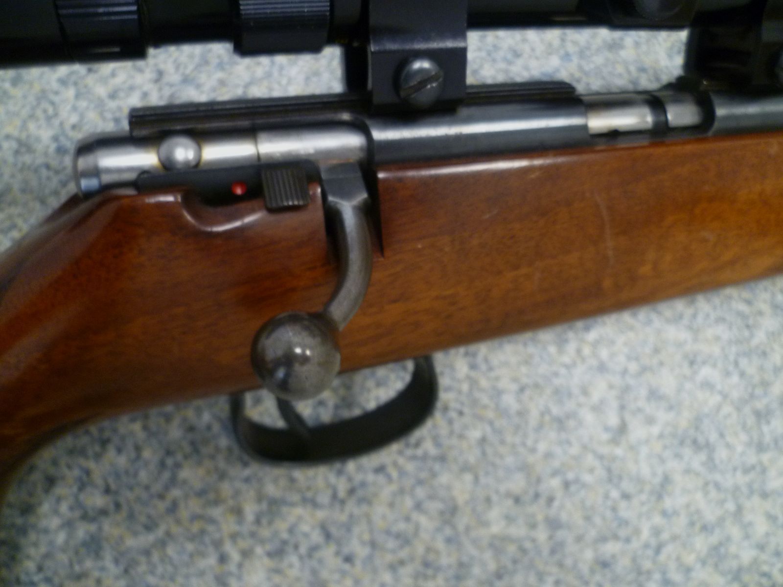 Repetierbüchse Anschütz Modell 1416 .22lr.