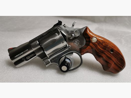 Revolver Smith & Wesson  Modello 686,  Cal. 357 Magnum, 2,5 pollici, modello speciale