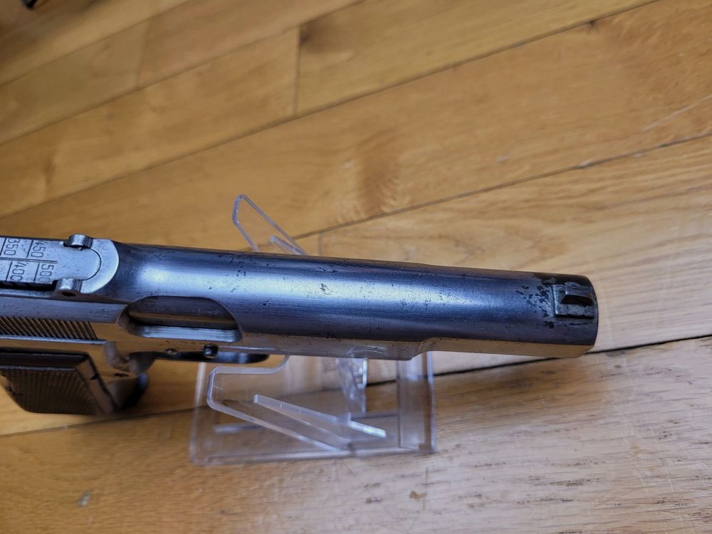 Schöner Browning GP 35 oder P640(b) – 9 para – erste Fertigungen aus der Besatzungszeit von 1941 – Kapitänsvisier – Holster und zwei originale Magazine! – Ausgezeichneter Lauf, schöne Markierungen und einwandfreie Mechanik – sehr guter Zustand, Bild 17 von 20
