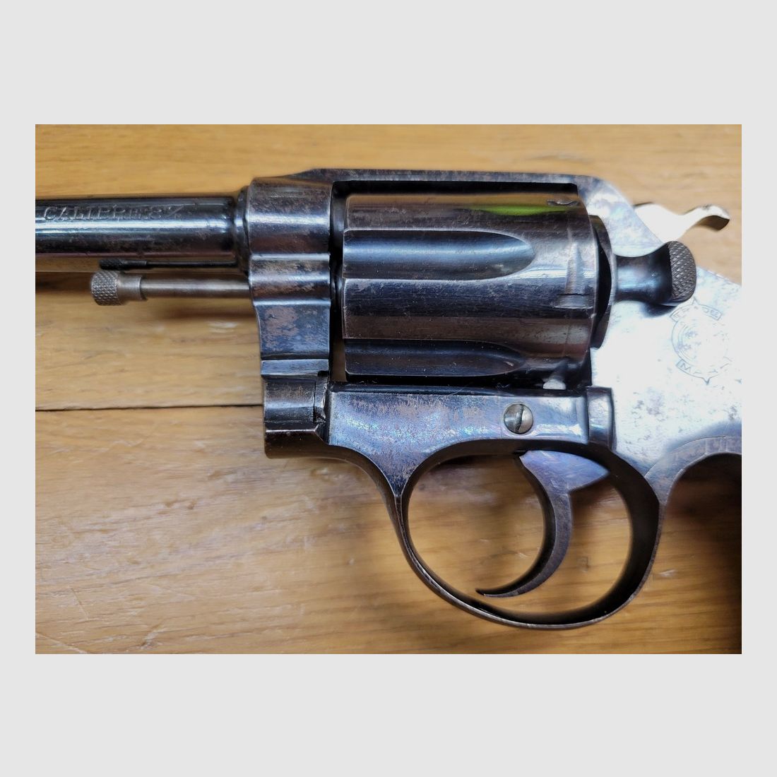 Sehr schöner und seltener Revolver Cordero – Kal. 8 mm92 – Kopie des Colt Police Positive 1907 – Seltene Herstellung Garate y Anitua aus der Vorkriegszeit – Exzellente Mechanik, schöne Brünierung und nahezu perfekte Griffschalen – Lauf von 128 mm und spiegelglatte Kammern – TBE++, Bild 5 von 18