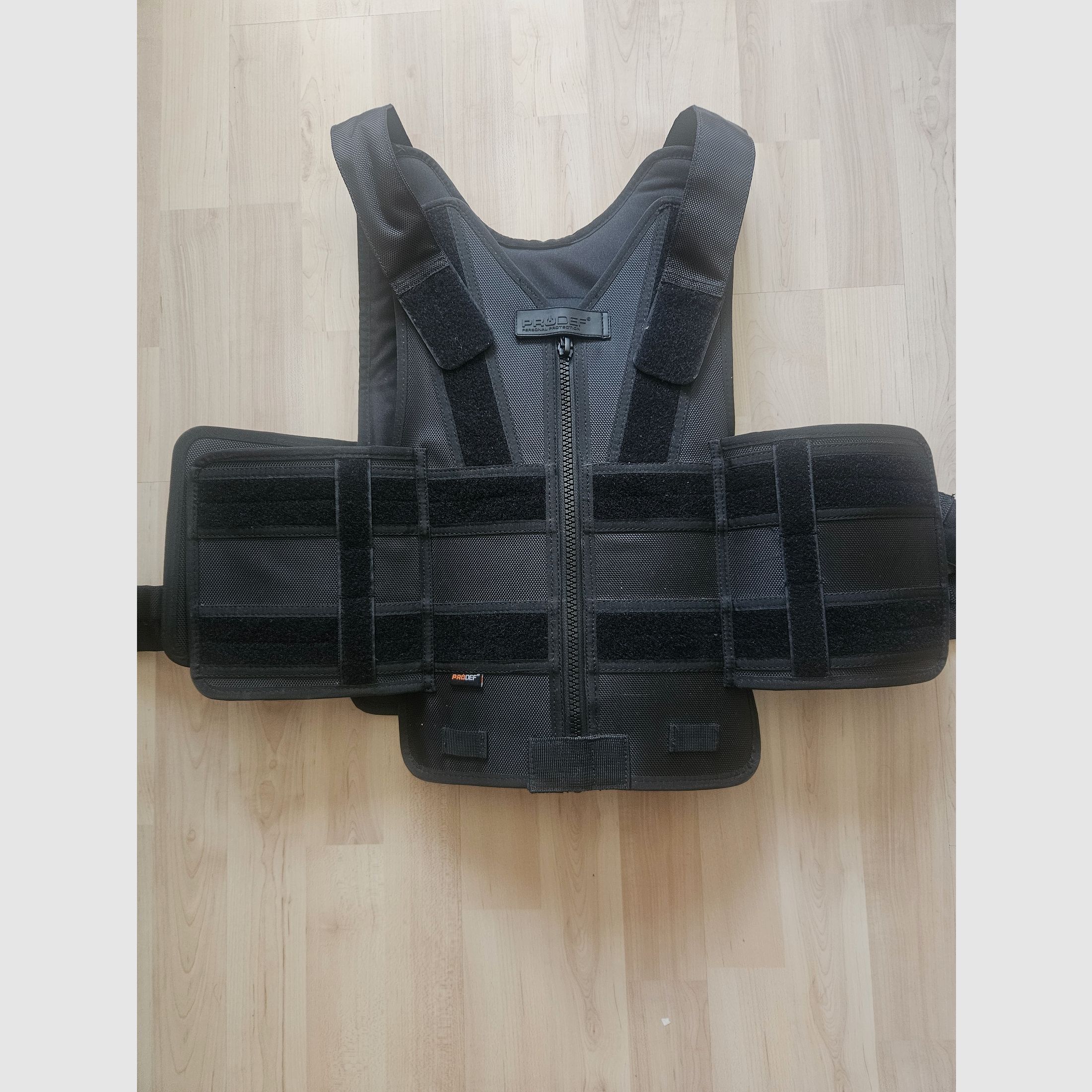 Certyfikowana kamizelka ochronna PRODEF® Mod. III, ochrona przed kłuciami, kopnięciami i cięciami