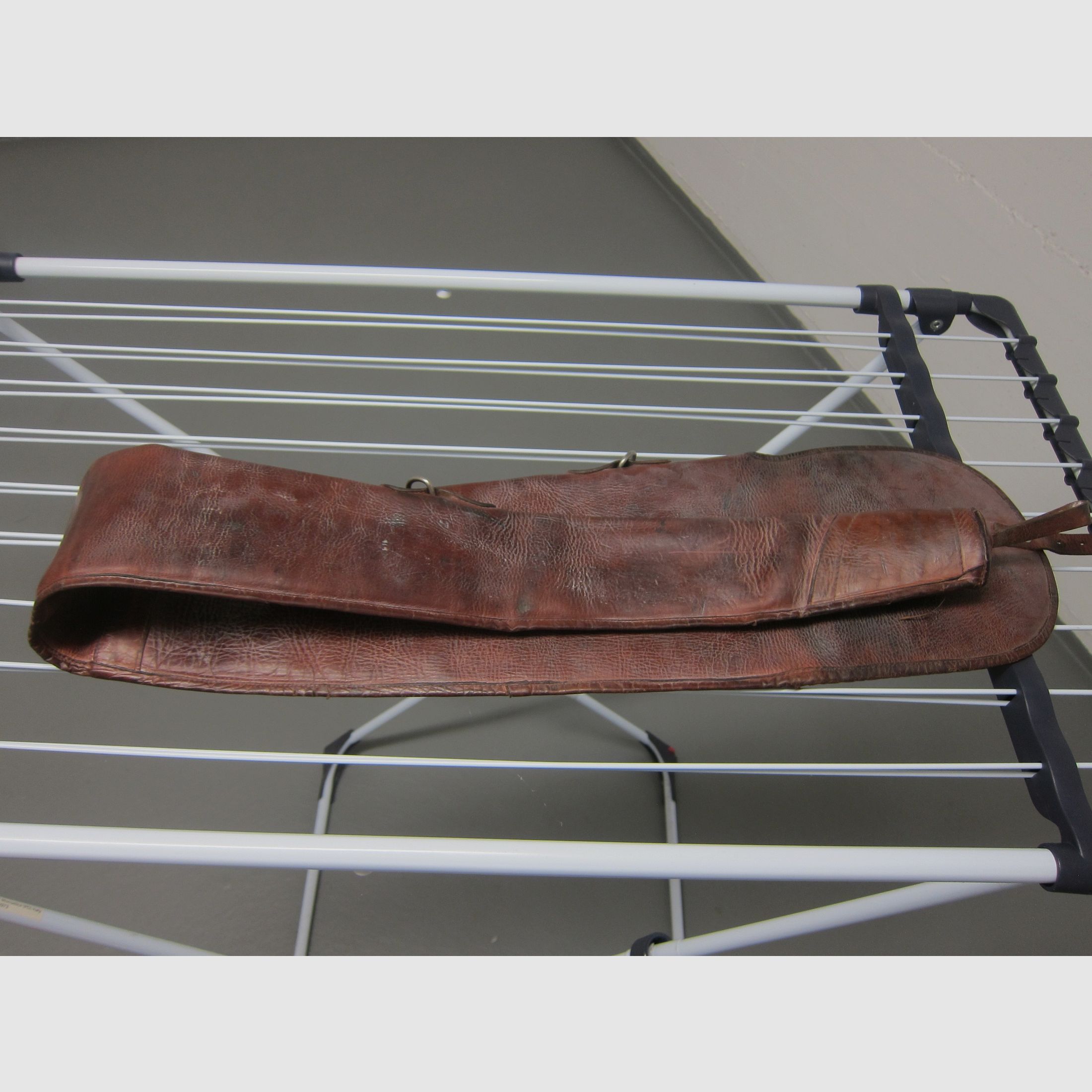 ancien étui en cuir