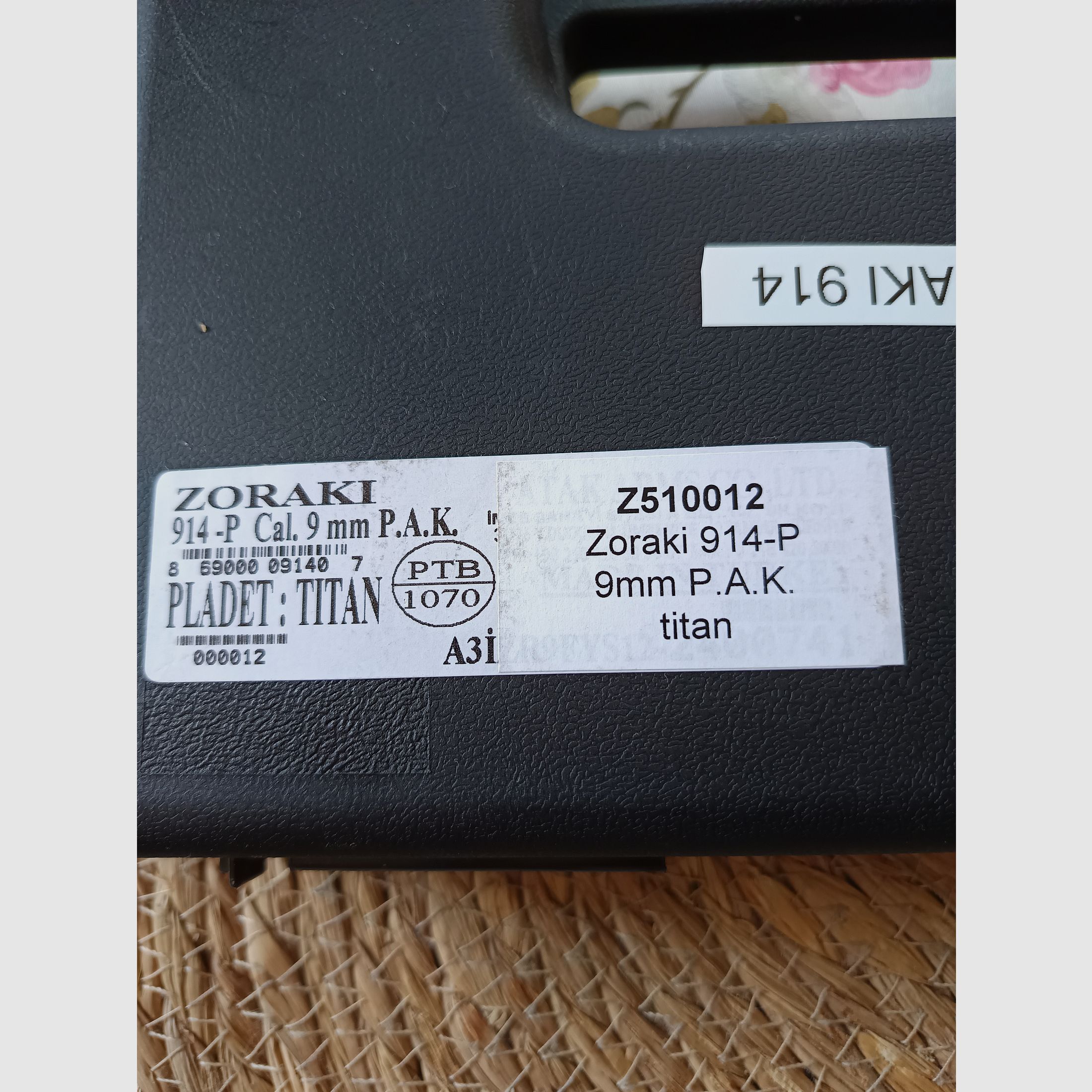 zu Verkaufen : Zoraki Mod. 914 titan 9mm P.A.K. Schreckschuss mit Holster