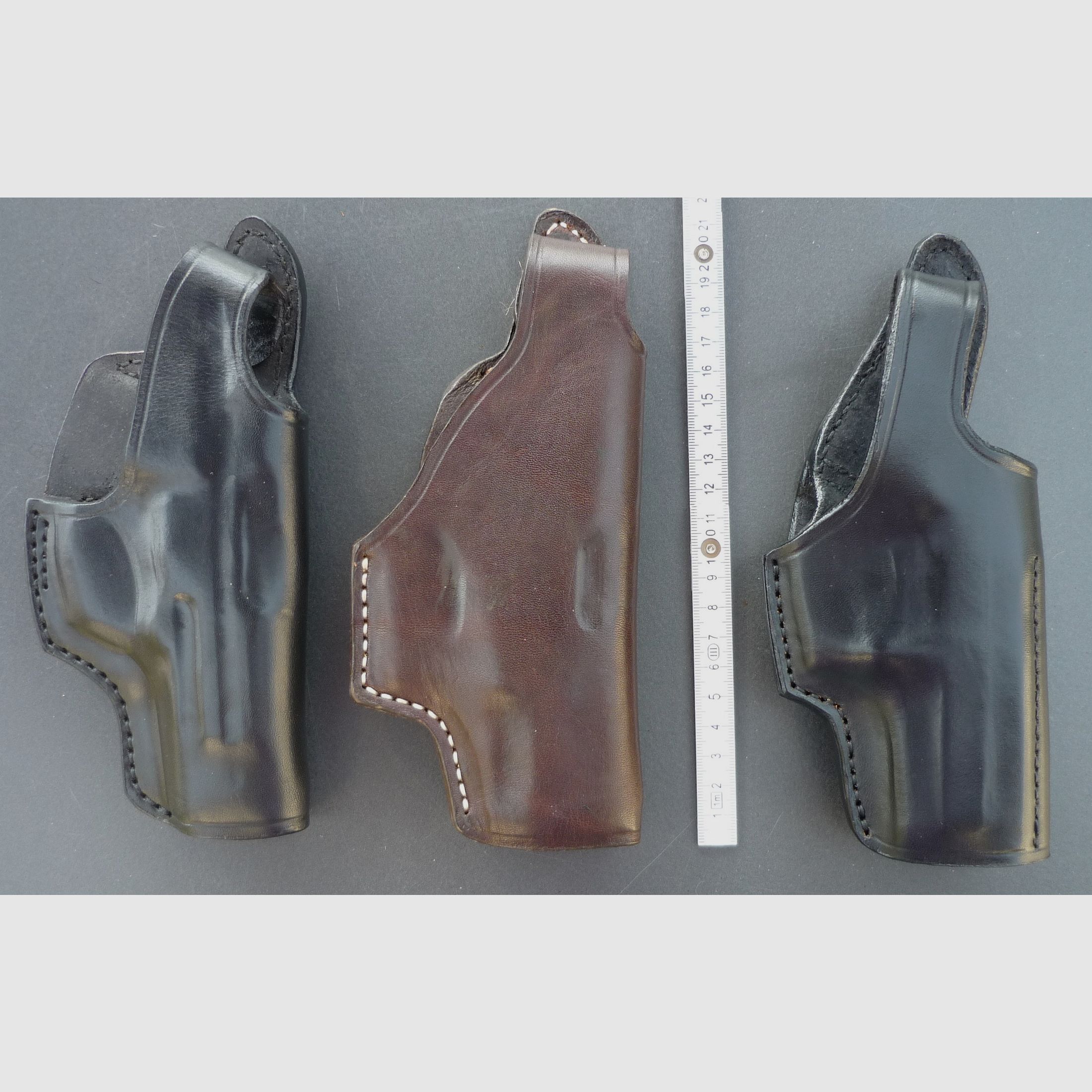 HKDesign Holster  Art. Nr.  002 : Einfachholster mit Snapverschluß  -  für: P88 COM,  P88,  Ber.8000   -  für Rechtshänder
