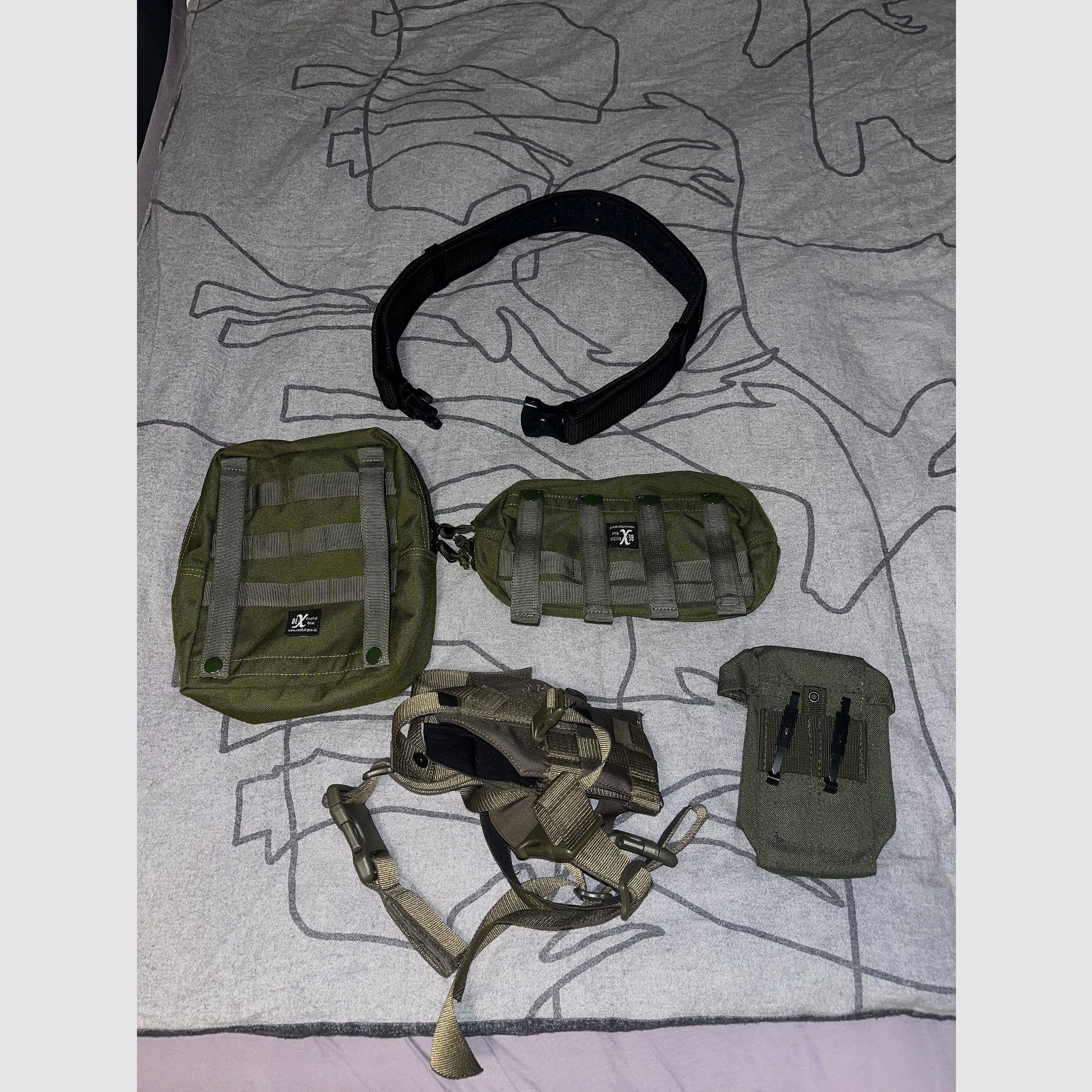 Ausrüstungsset 3 Taschen, Pistolenholster und Einsatzgürtel