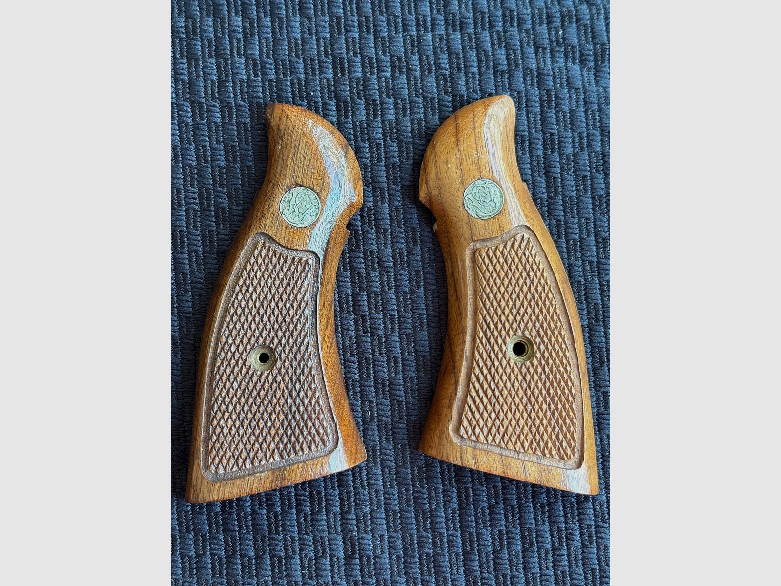 Original Smith & Wesson Magna Griffschalen für Revolver mit K-Rahmen und Square Butt - neuwertig