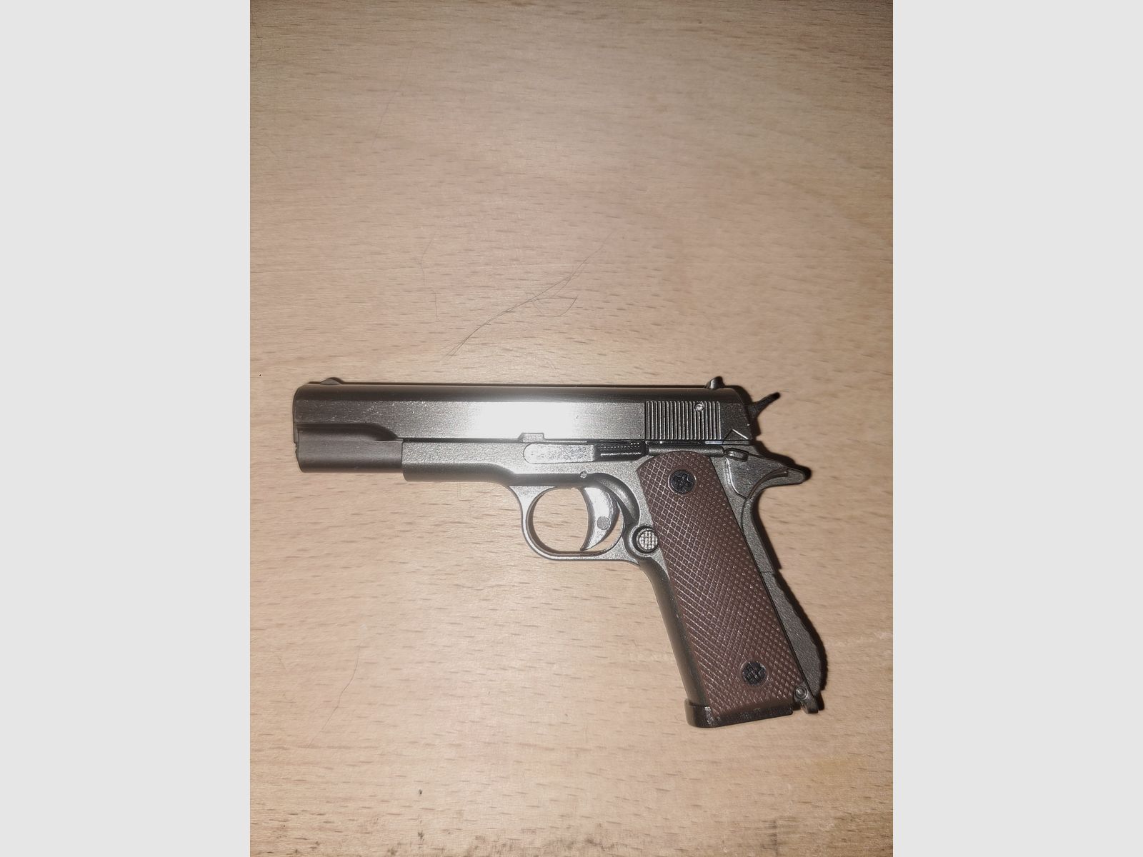 Schlüsselanhänger 1:3 Modell "Colt Government 1911"