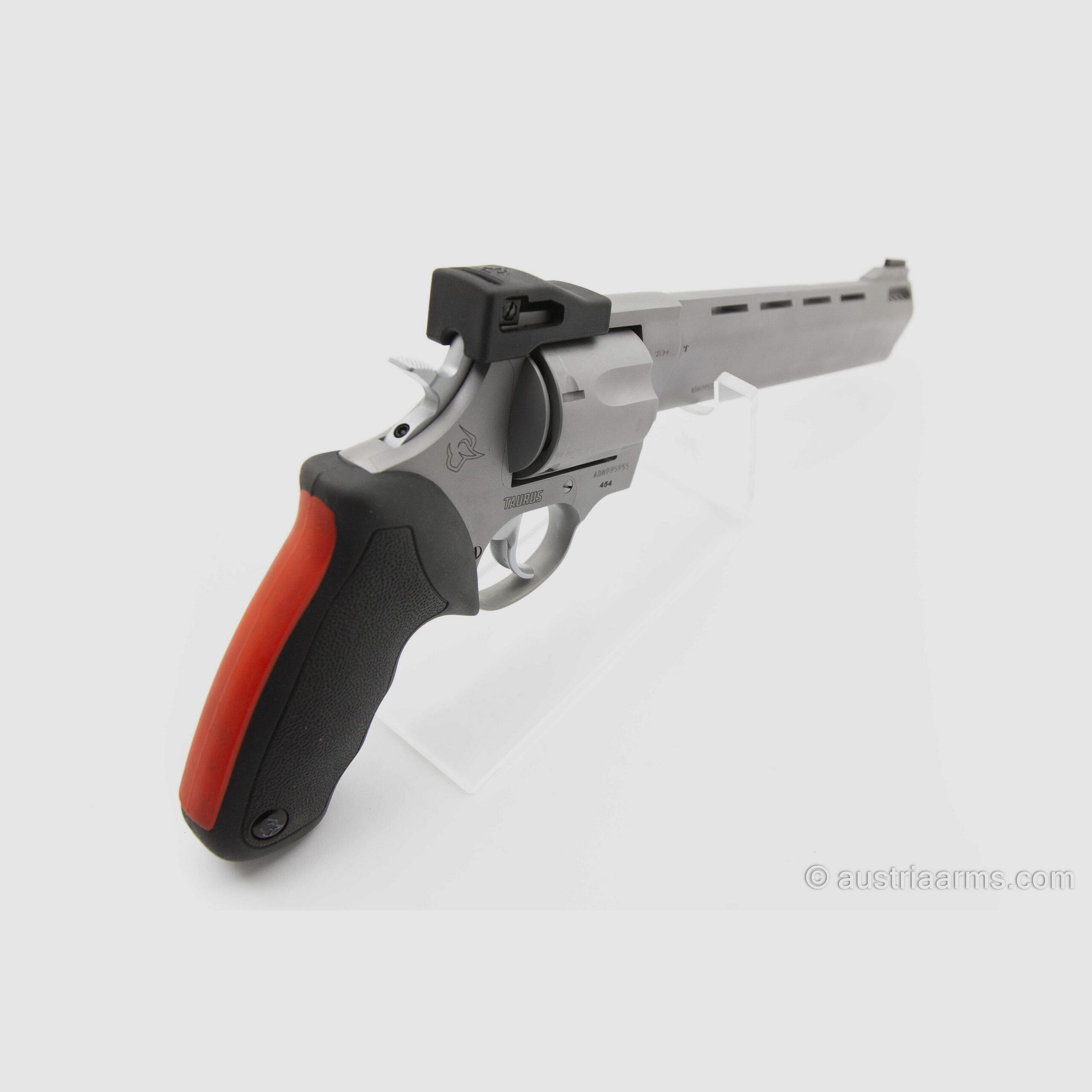 Taurus Raging Bull, 8.75 inch, .454 Casull, image 4 of 5