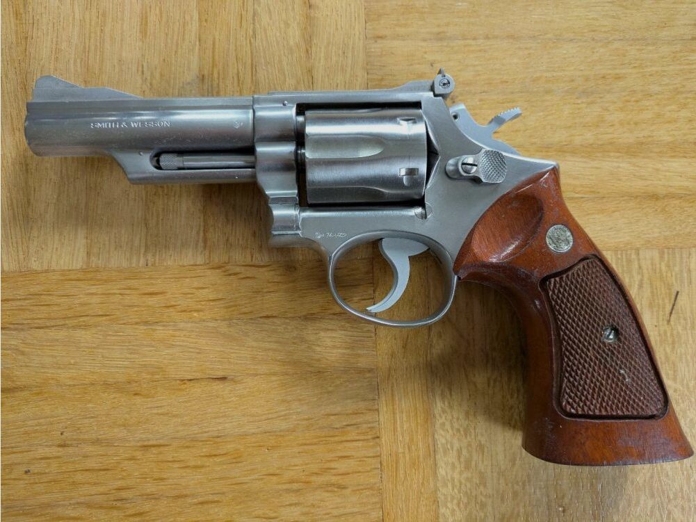 S&W 66