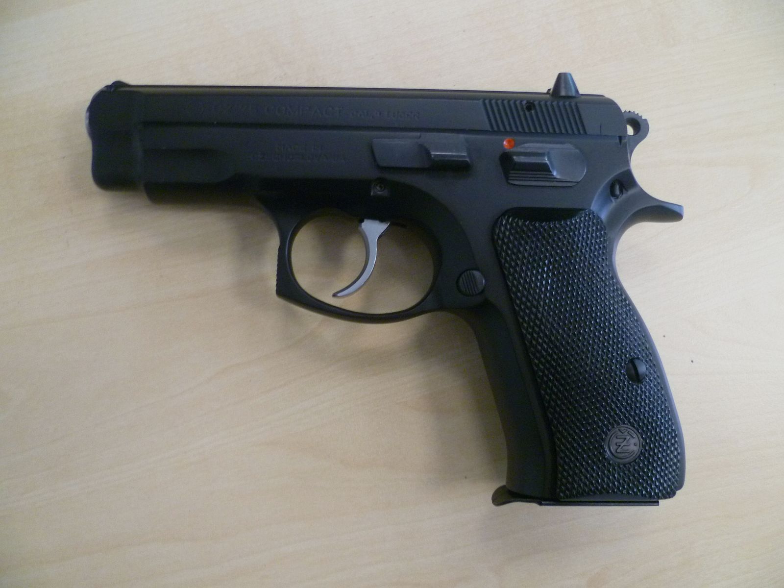 Pistole CZ 75 Compact  -  9mm Luger