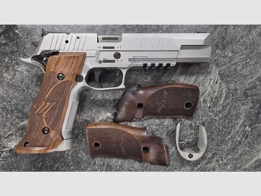 P226 X-Six Made in Germany Sig Sauer XSix - 9mm Luger mit Mastershop Griffschalen, Bild 1 von 3