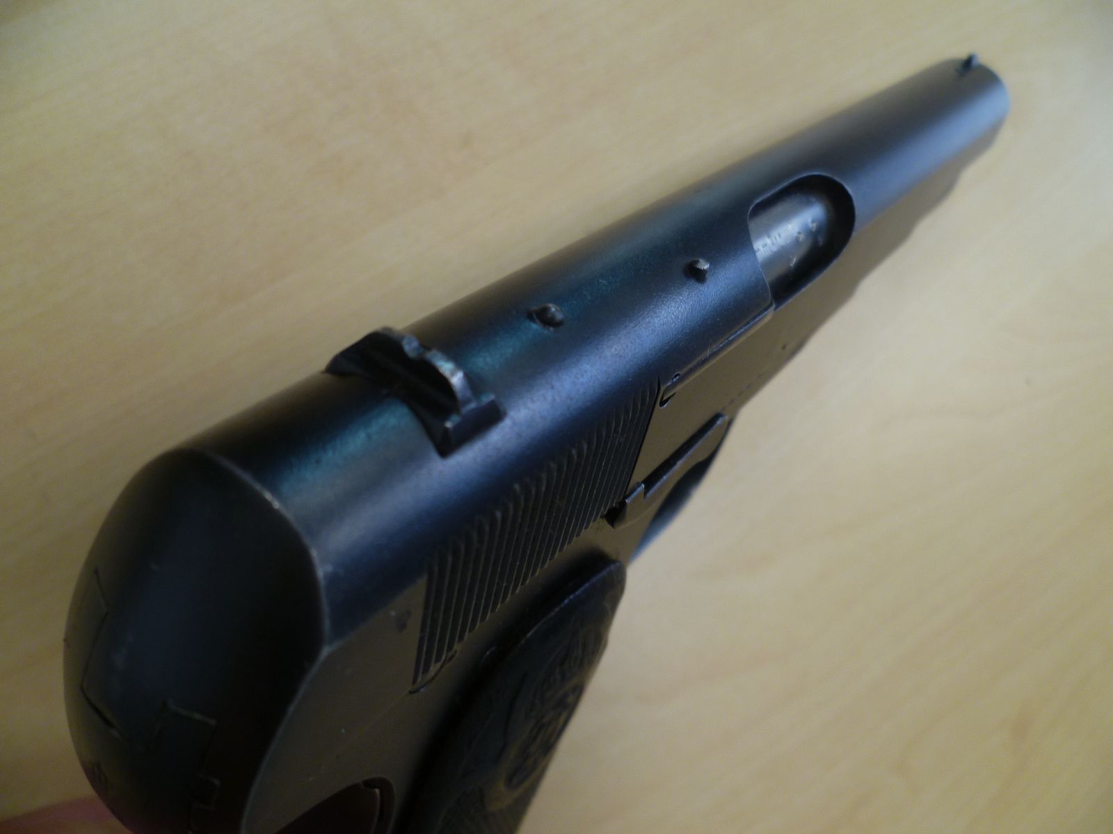 Pistole Husqvarna M 07  -  9mm Browning Long