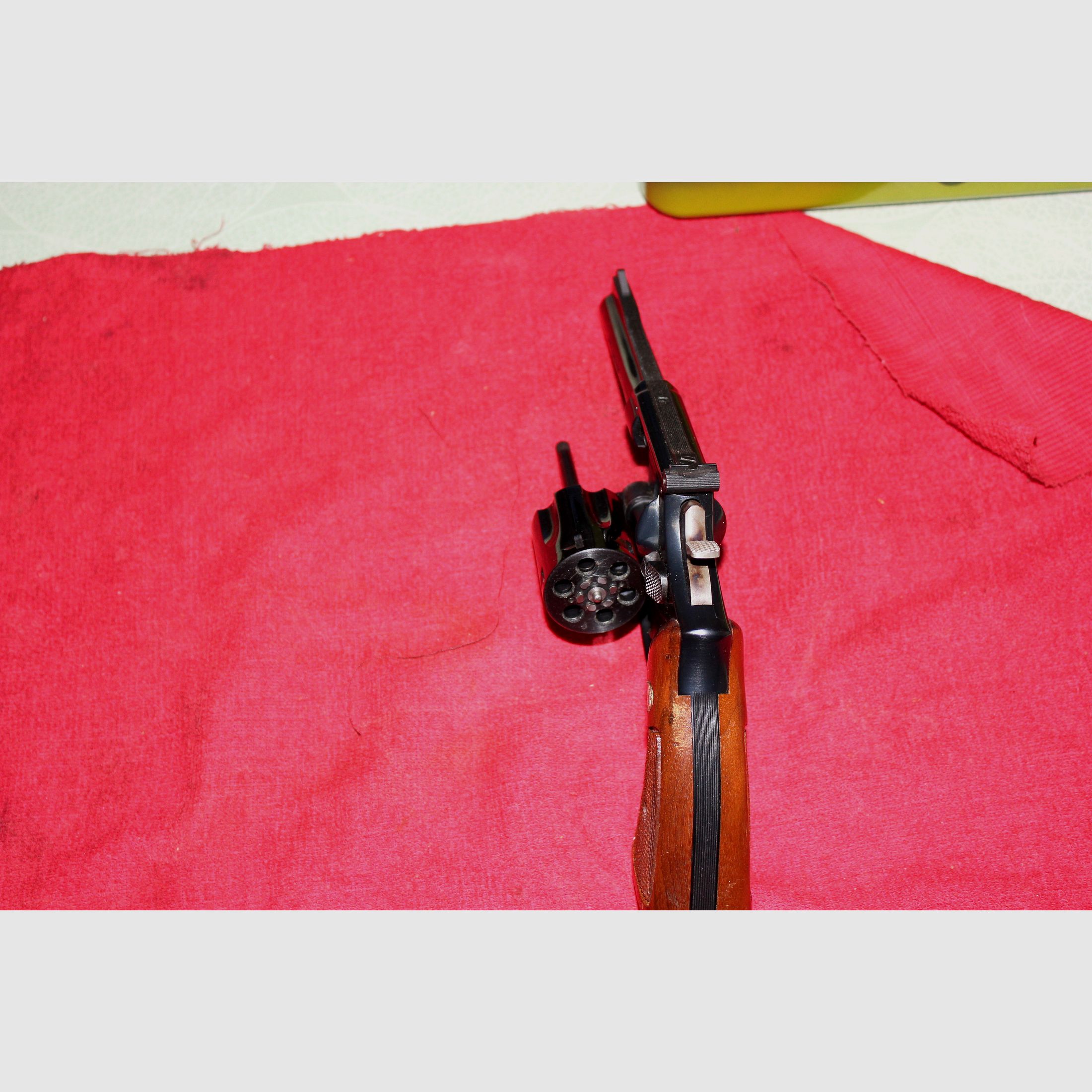 Revolver . 22Win Mag Smiths& Wesson