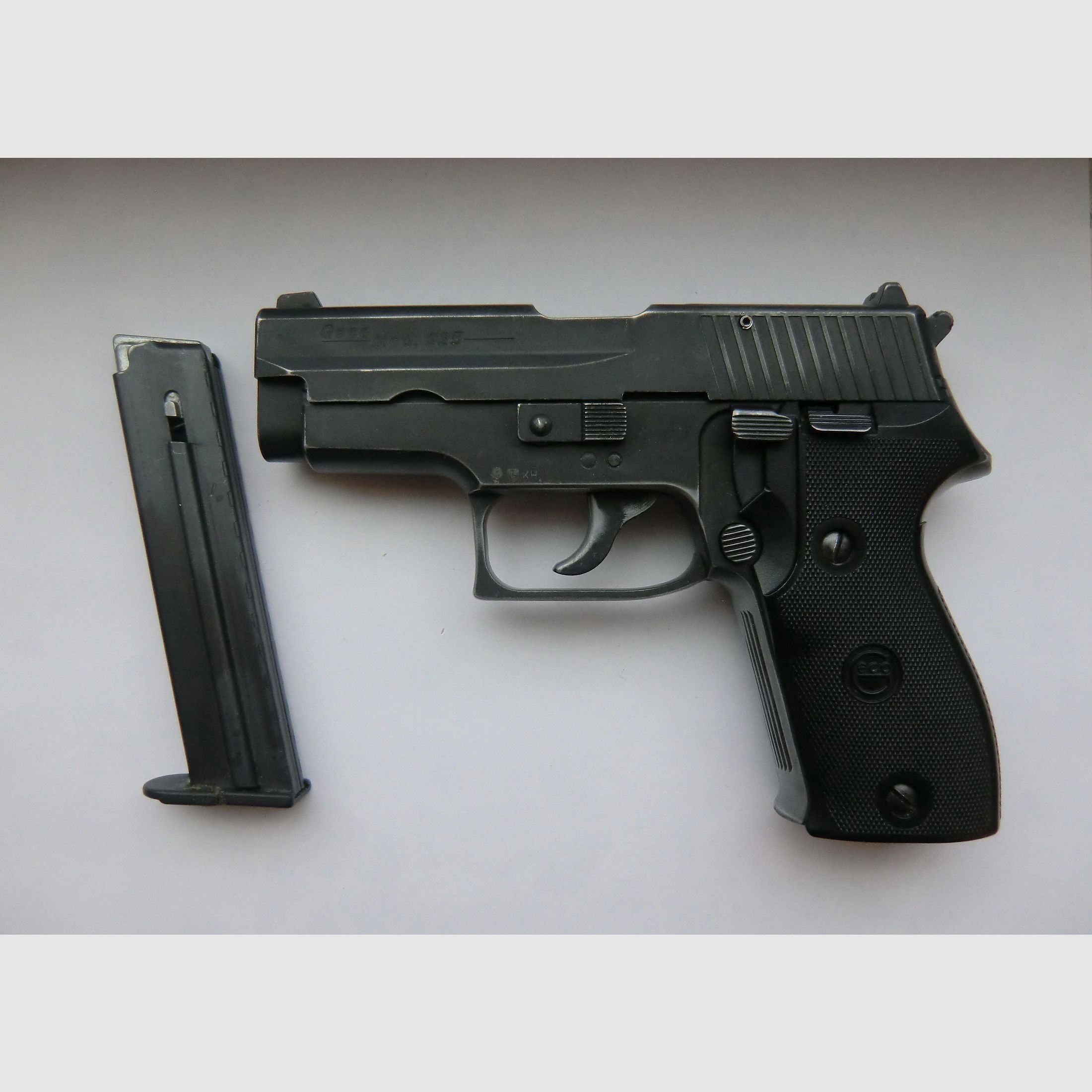 GECO Mod. 225  9mm P.A.K.  PTB: 636  Beschuss: KH 1997  9 - Schuss Magazin,   Made in Germany